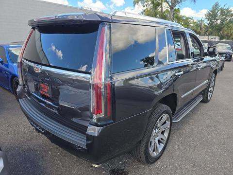 2017 Cadillac Escalade Luxury AWD