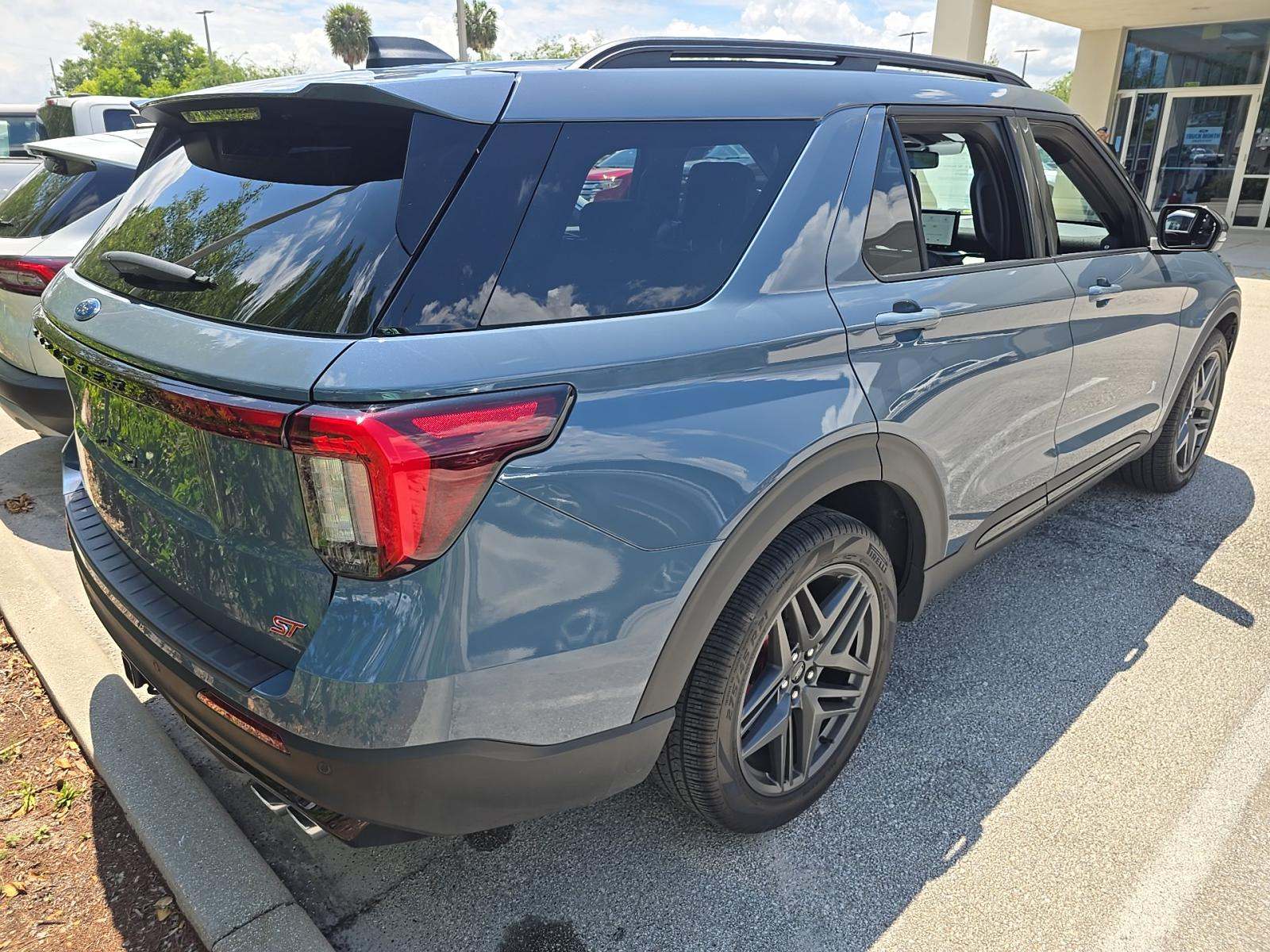 2026 Ford Explorer ST AWD
