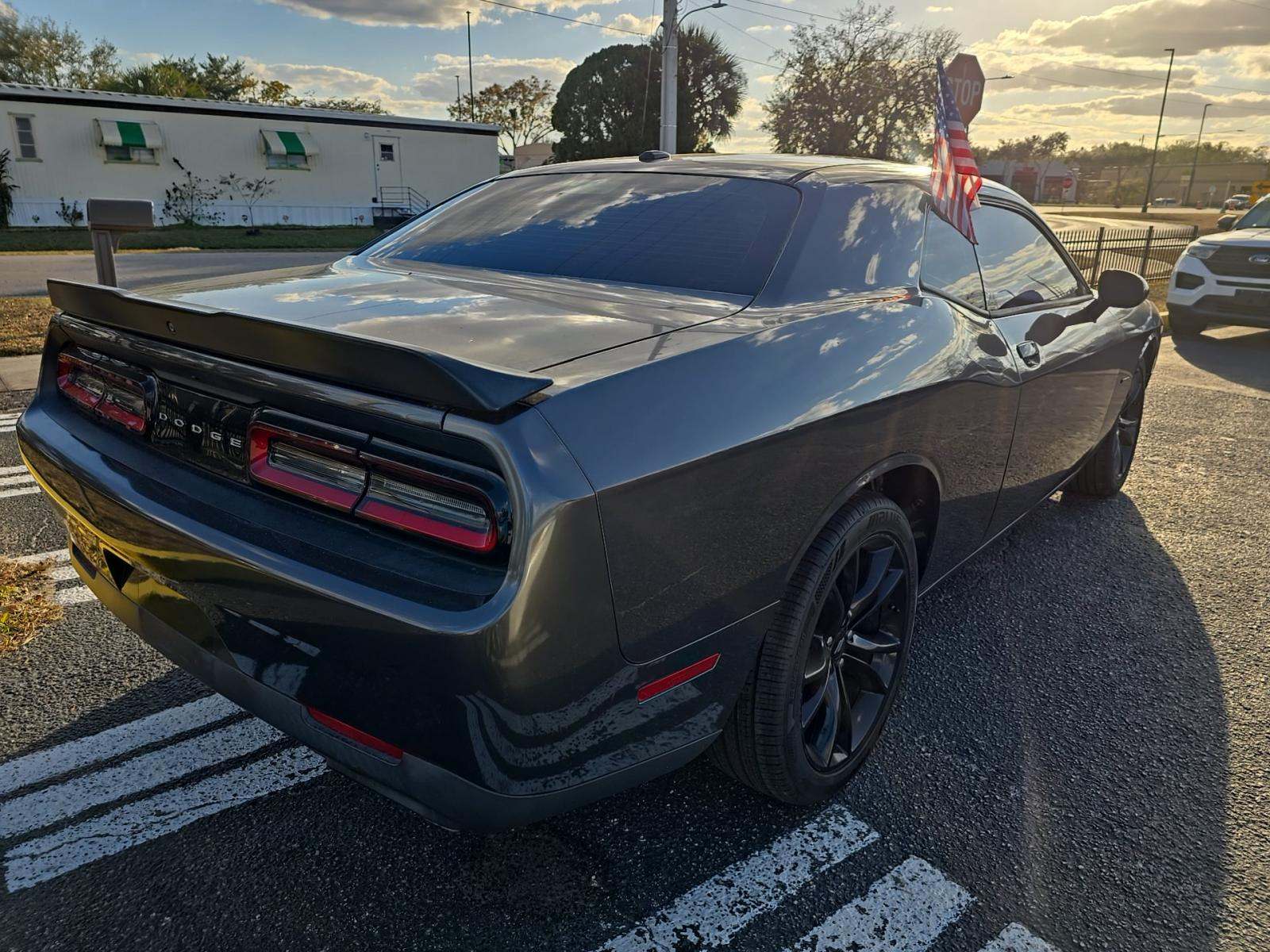2018 Dodge Challenger R/T RWD