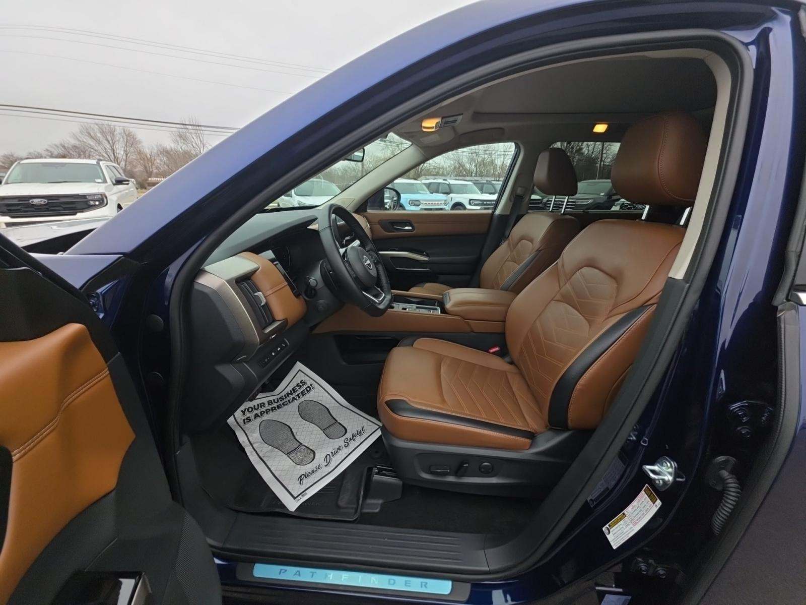 2024 Nissan Pathfinder Platinum FWD