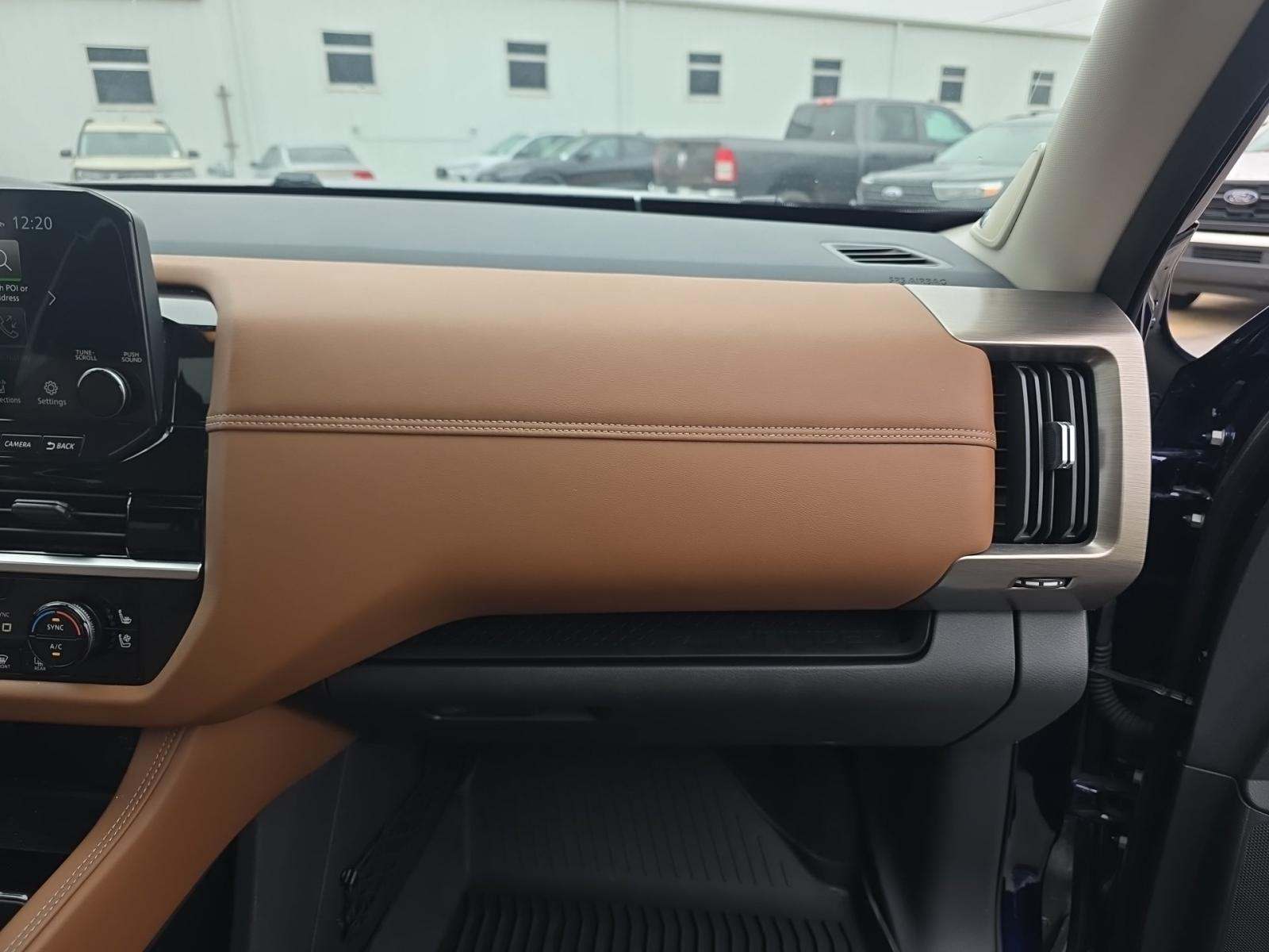 2024 Nissan Pathfinder Platinum FWD