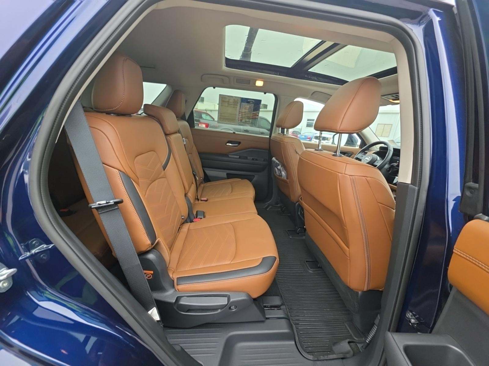 2024 Nissan Pathfinder Platinum FWD