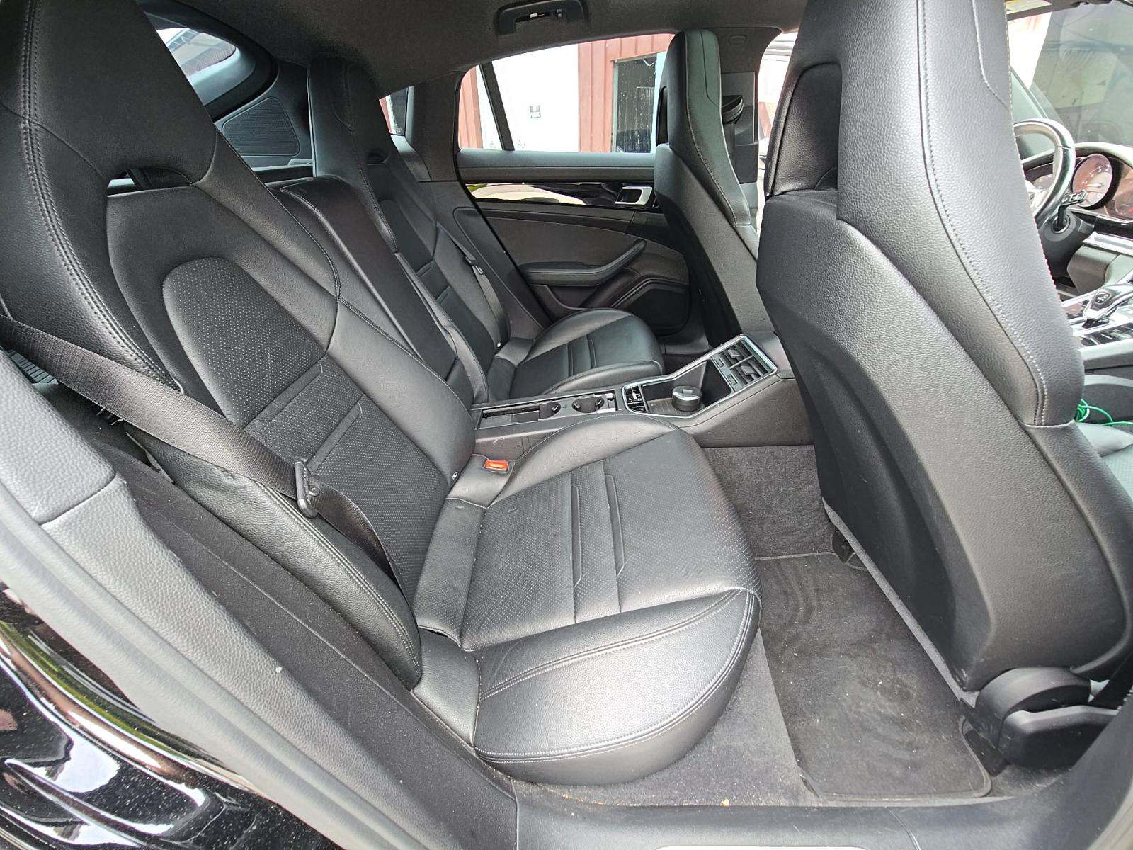 2018 Porsche Panamera 4 AWD