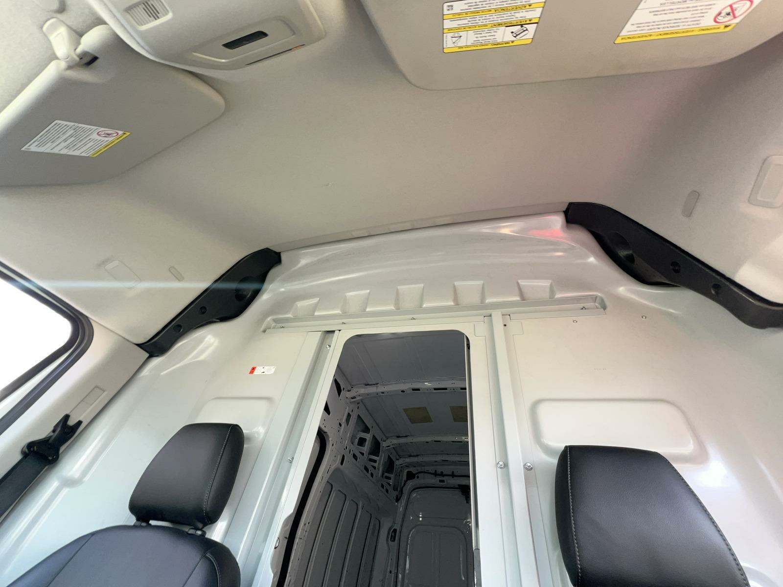 FORD TRANSIT 250 - 10