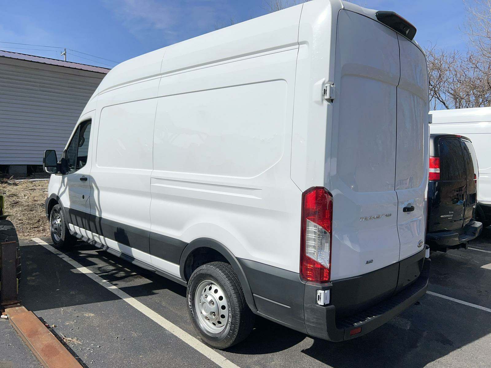 FORD TRANSIT 250 - 1
