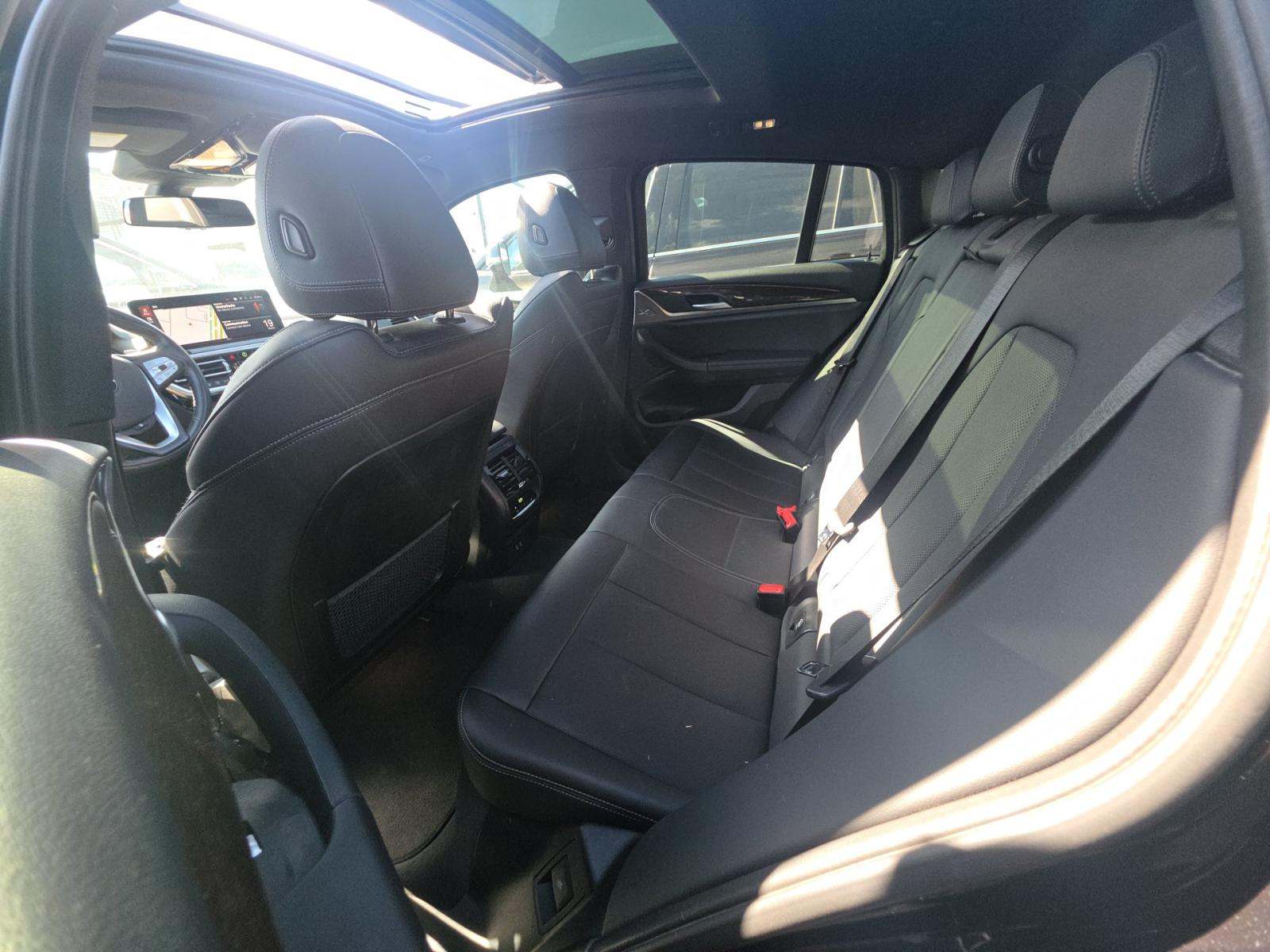 2022 BMW X4 xDrive30i AWD