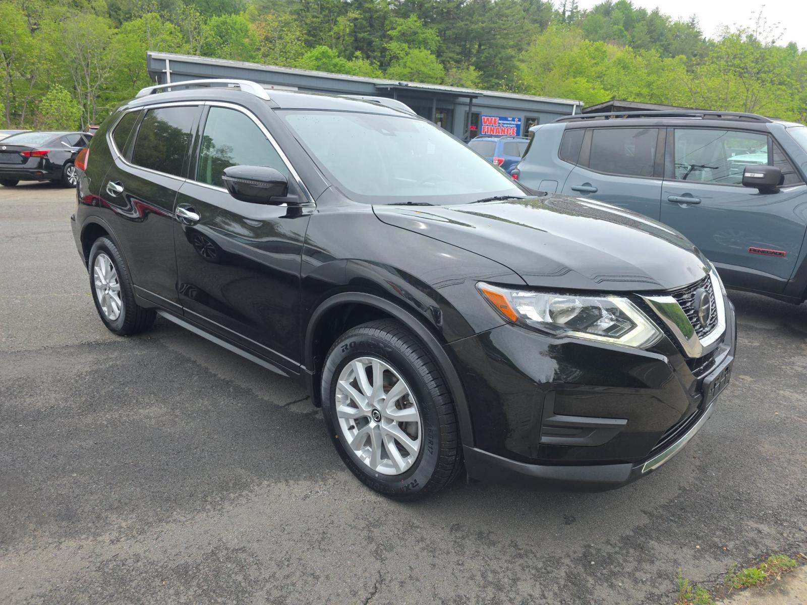 NISSAN ROGUE - 4