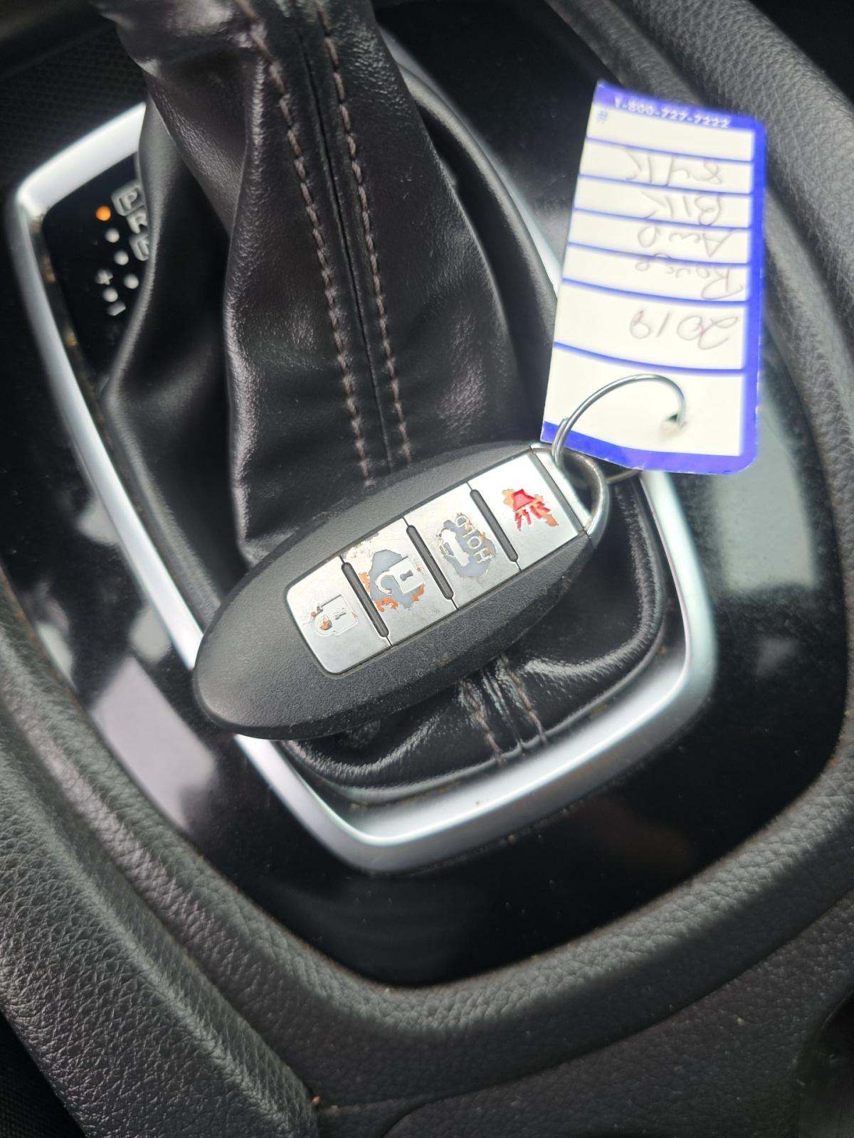 NISSAN ROGUE - 8