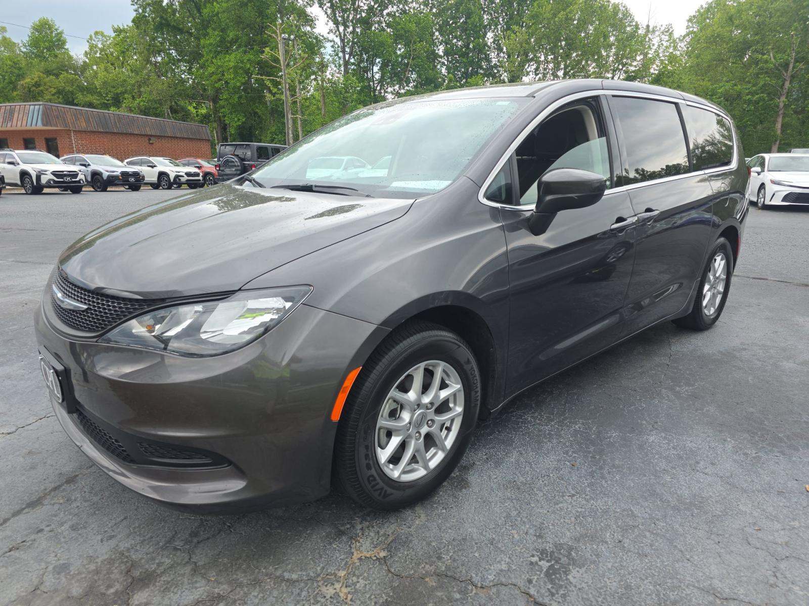 CHRYSLER VOYAGER - 1