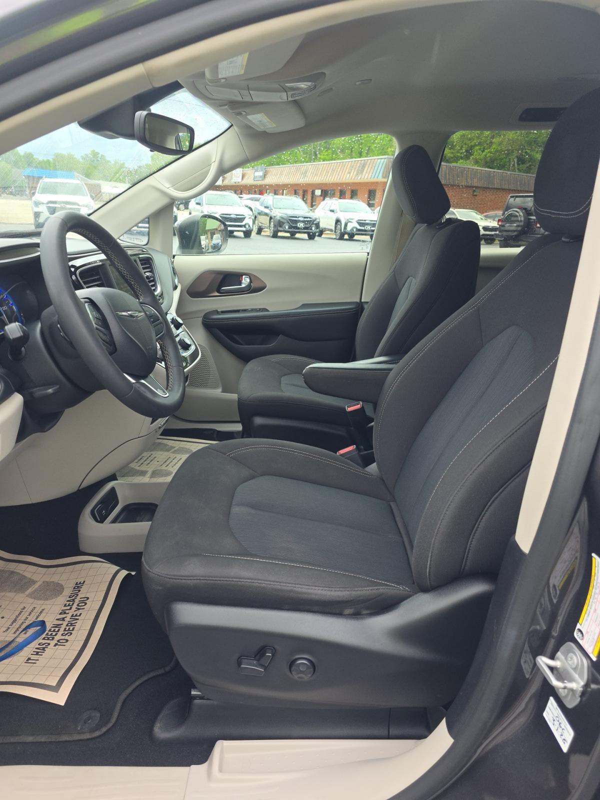 CHRYSLER VOYAGER - 6