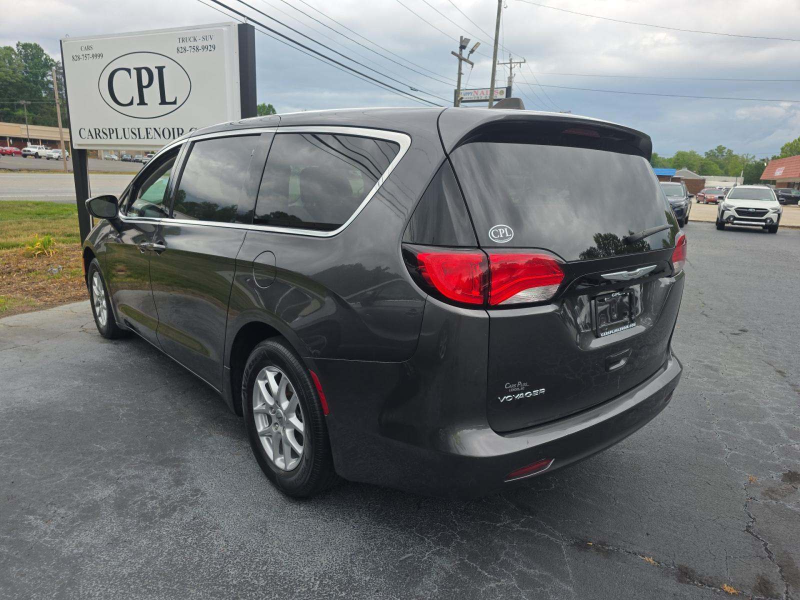 CHRYSLER VOYAGER - 2