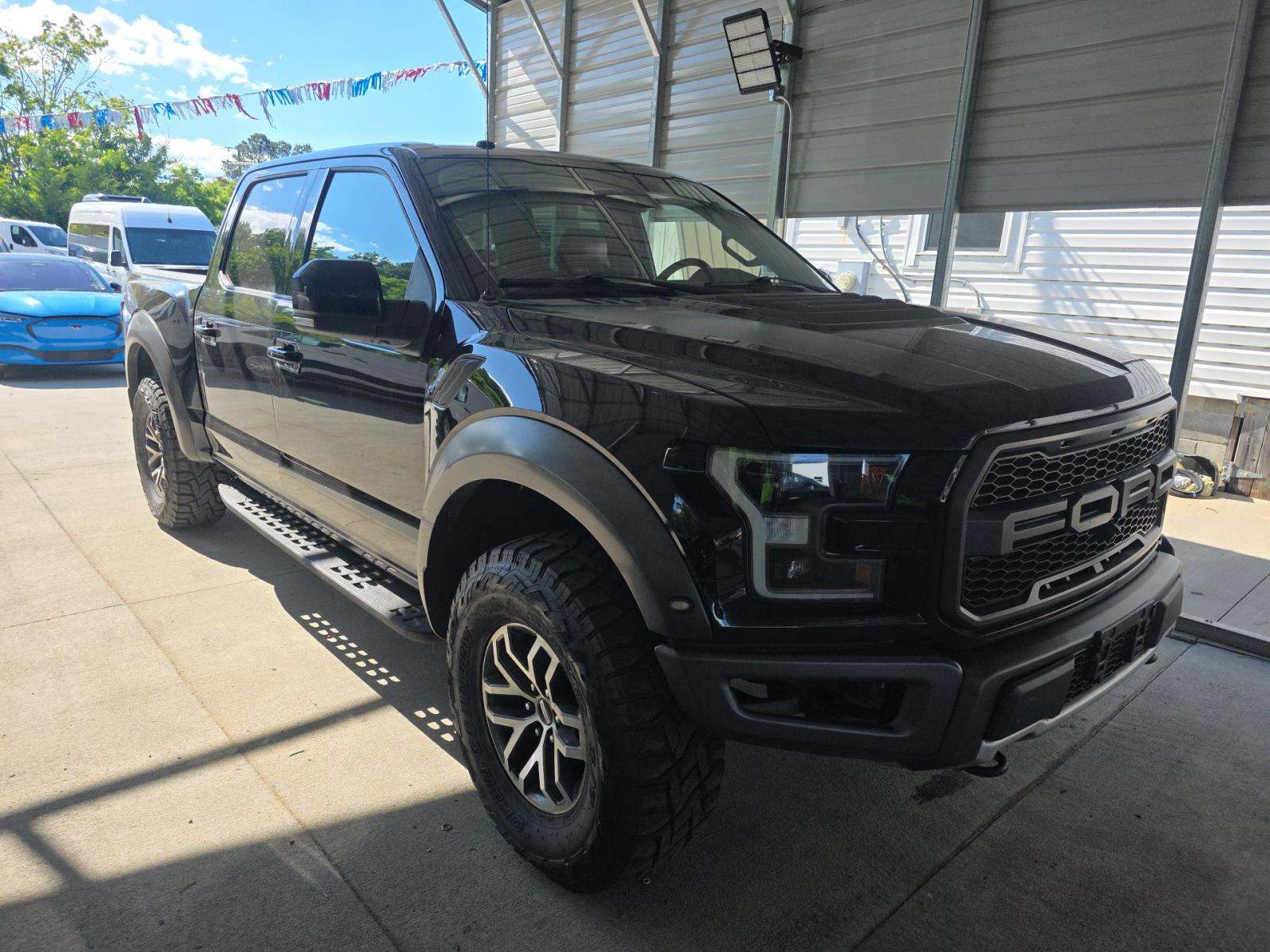 FORD F-150 - 4