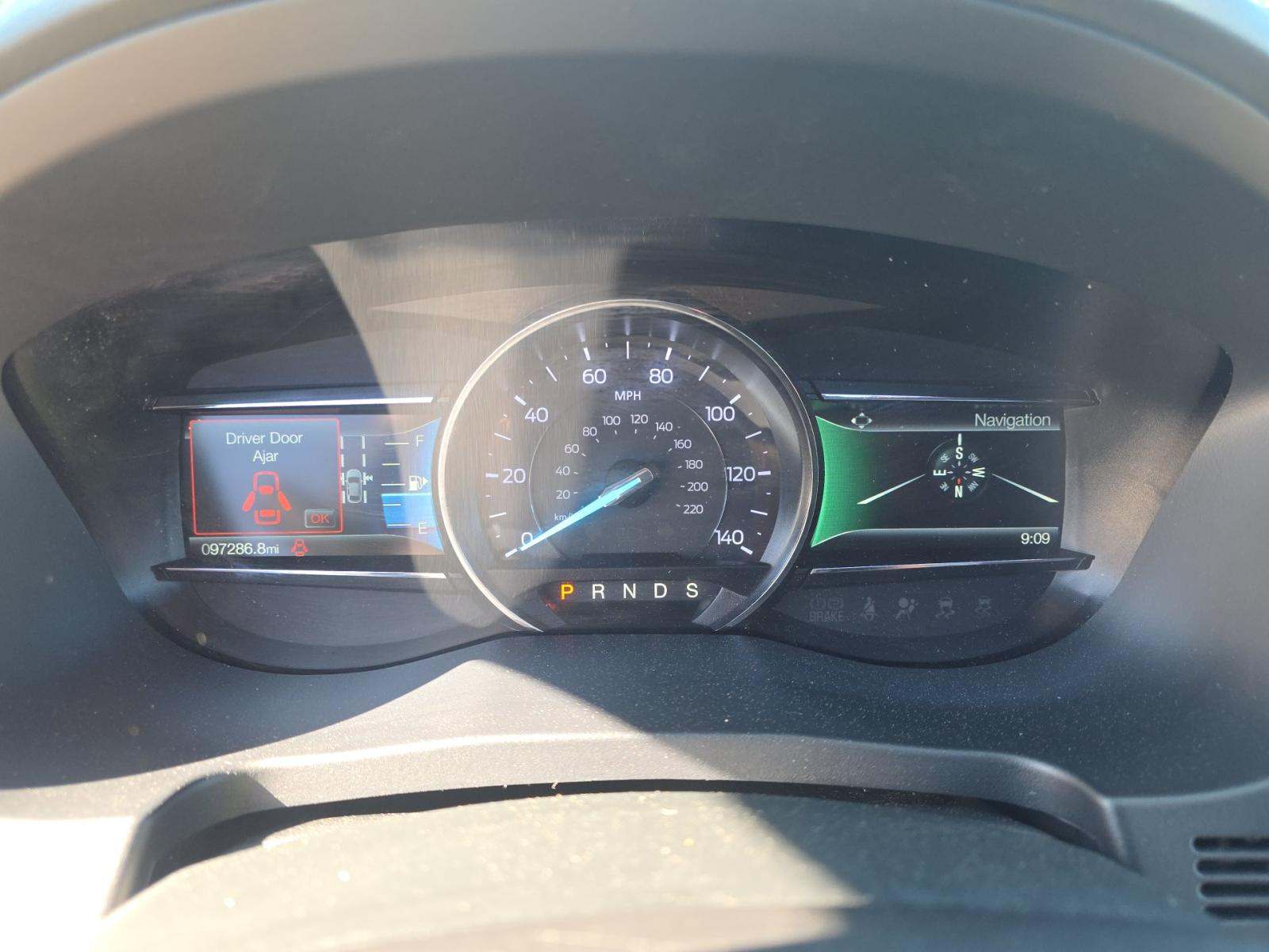 FORD EXPLORER - 9