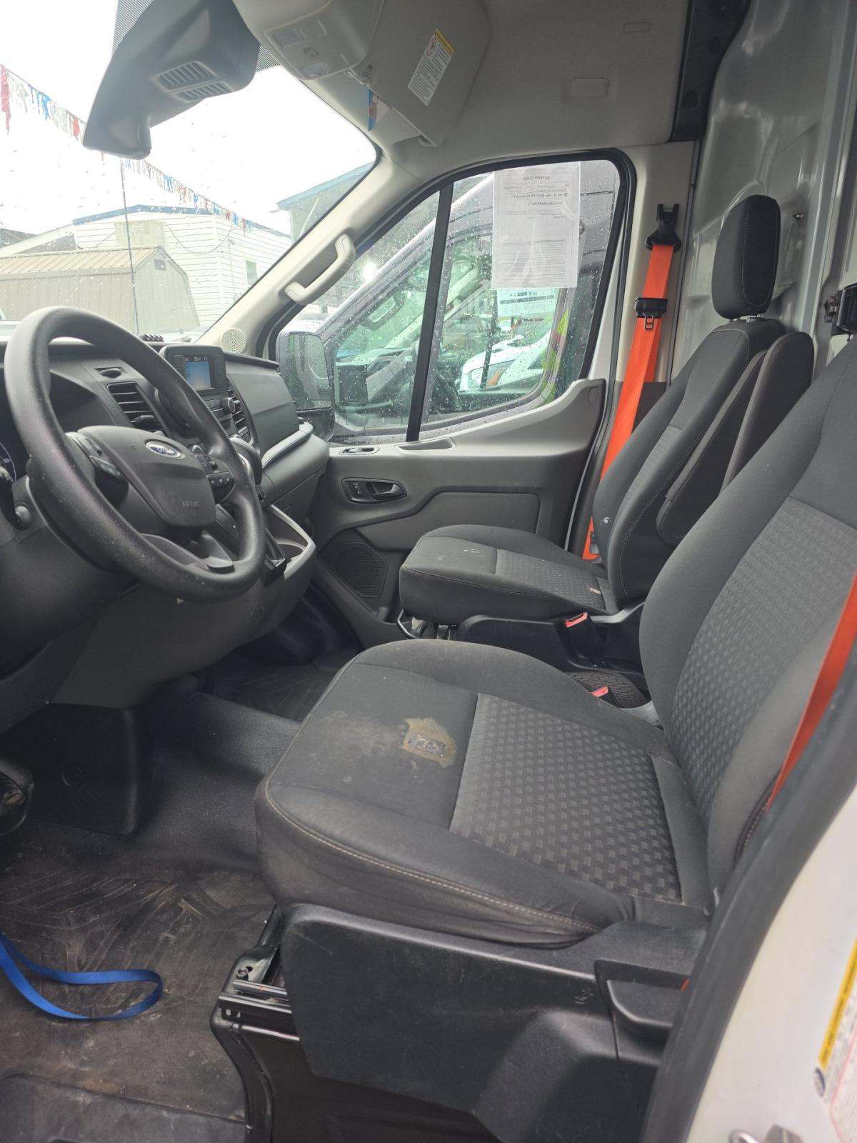FORD TRANSIT 250 - 6
