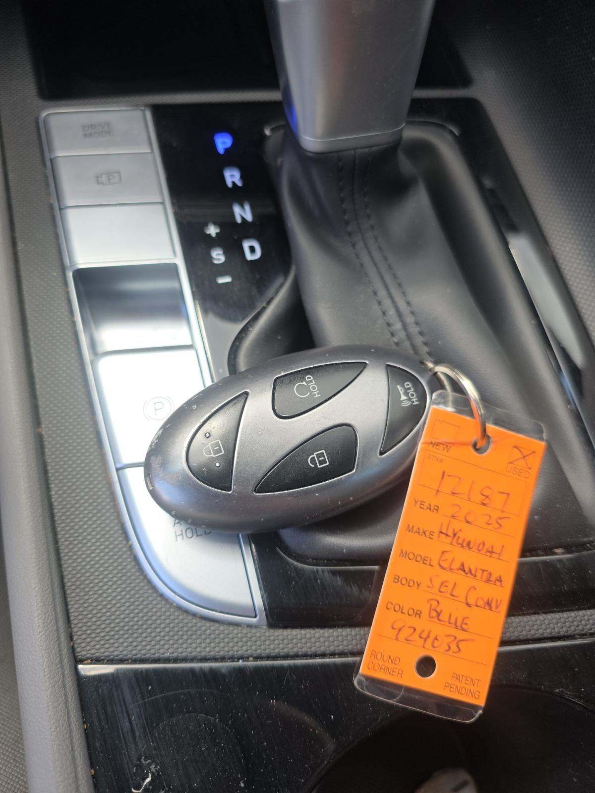 2025 Hyundai Elantra SEL Convenience FWD