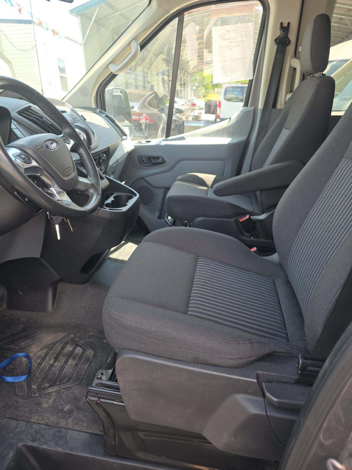FORD TRANSIT 350 - 6