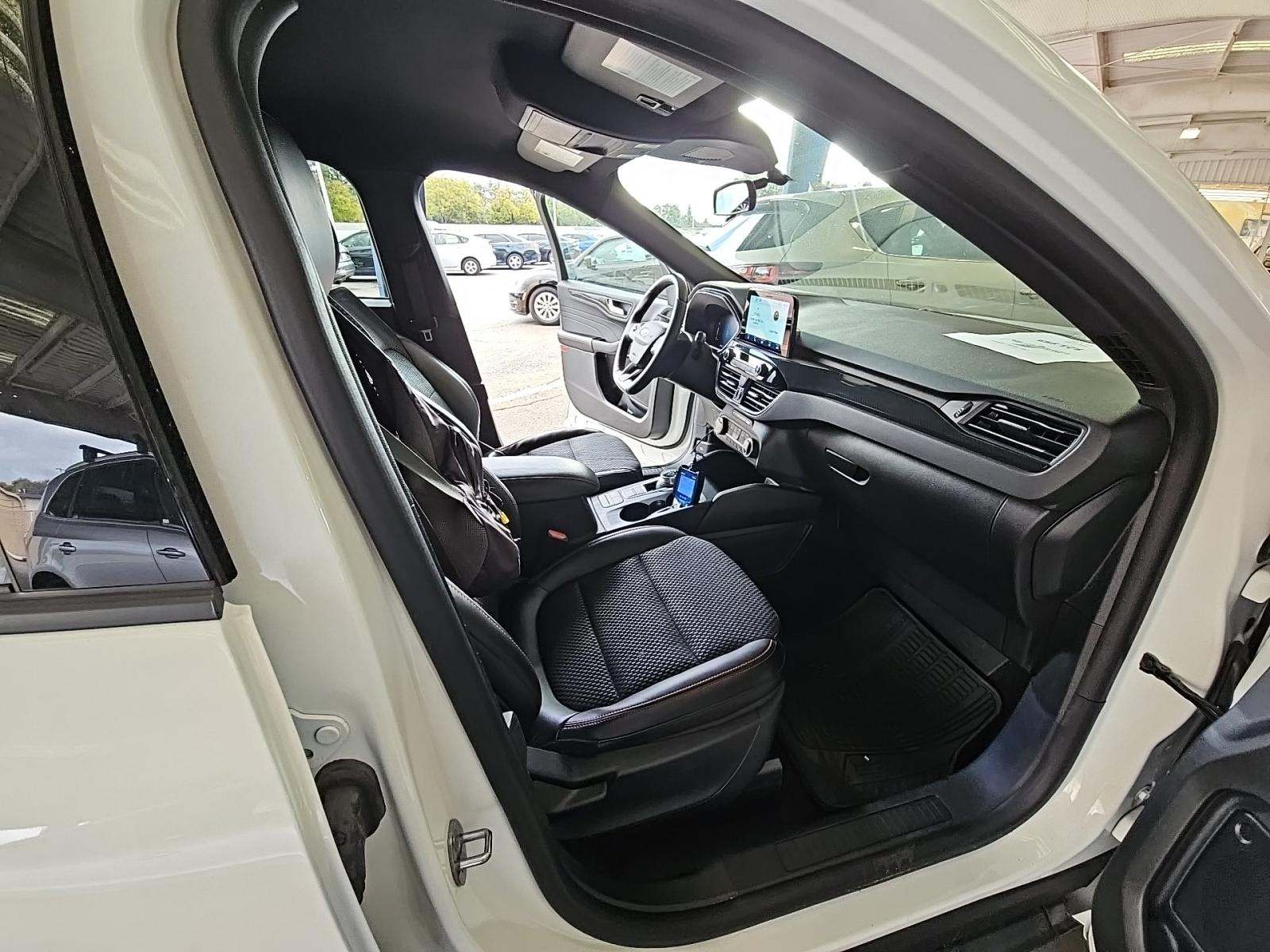 2024 Ford Escape Hybrid ST-Line FWD