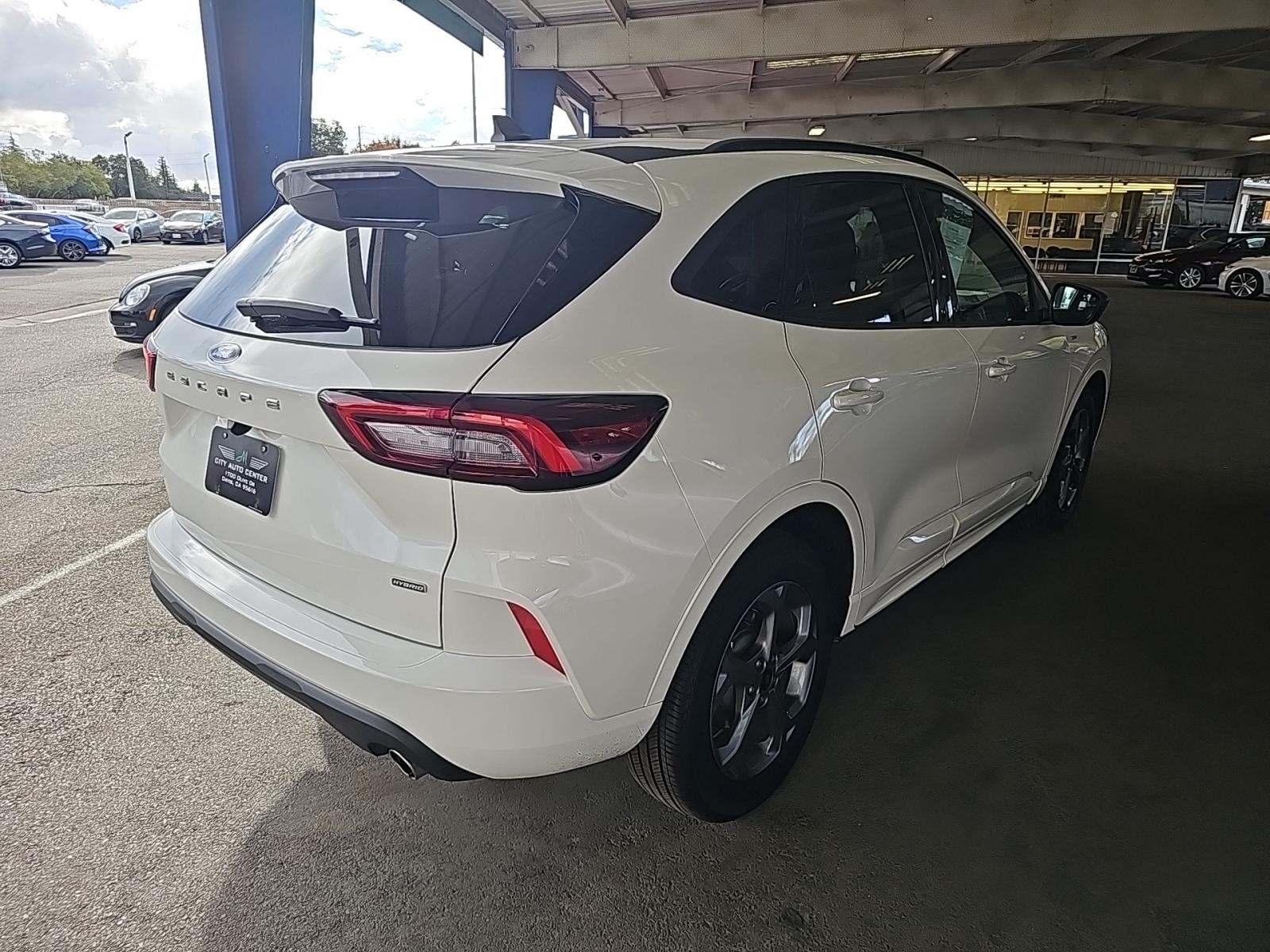 2024 Ford Escape Hybrid ST-Line FWD