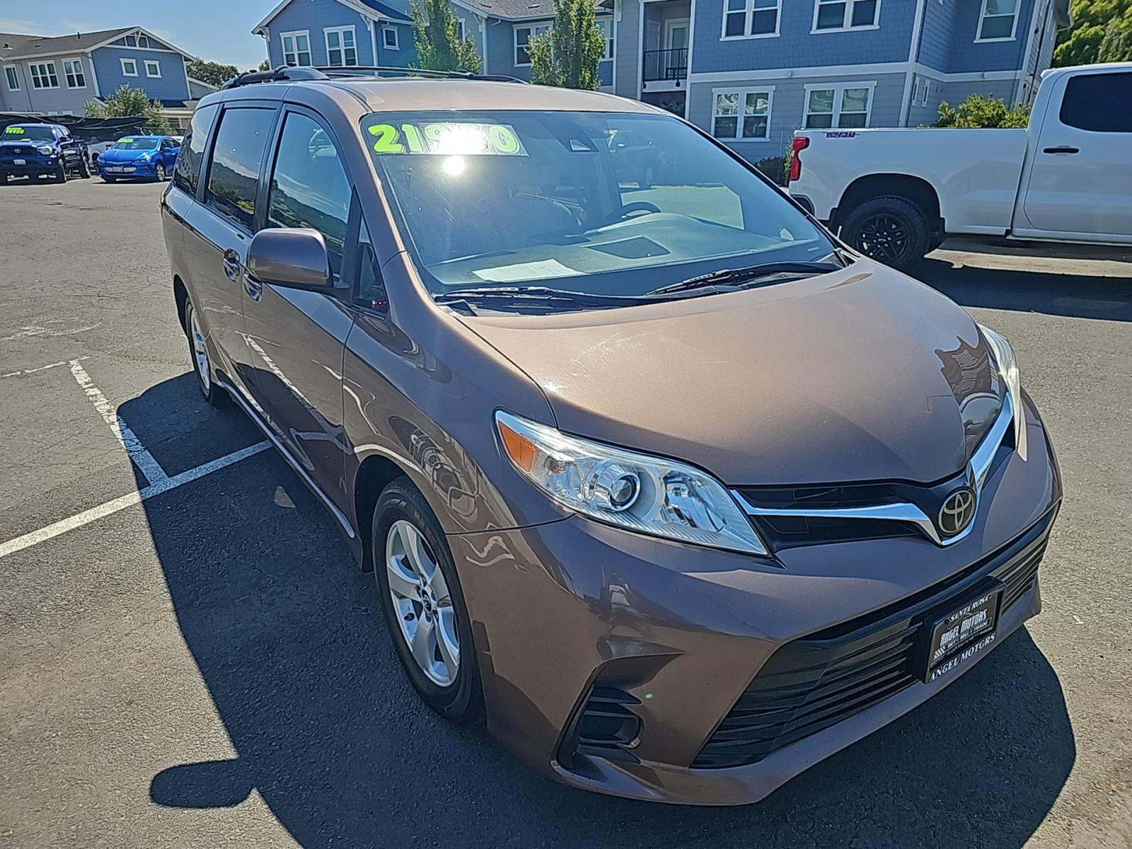 2019 Toyota Sienna LE FWD