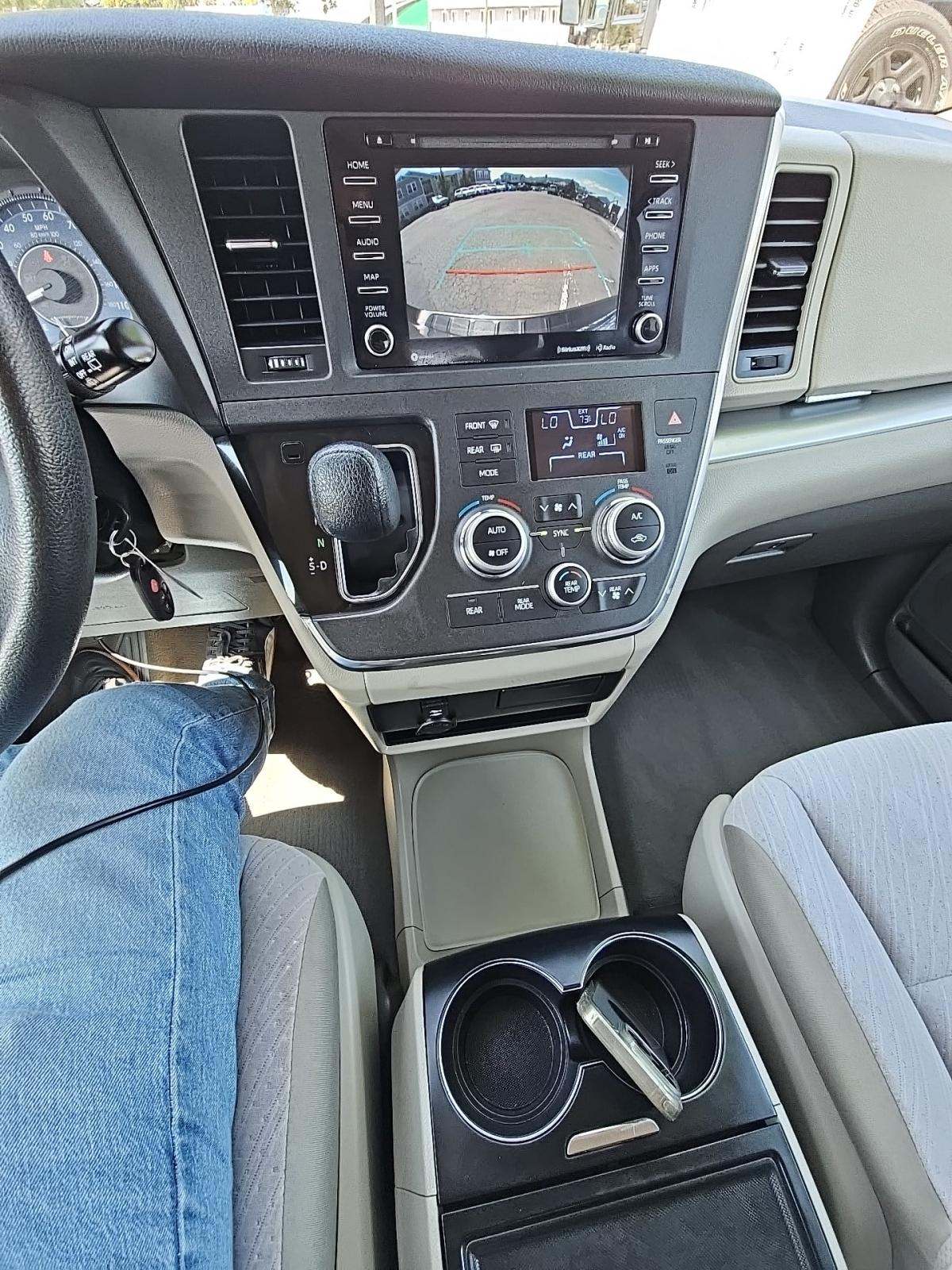 2019 Toyota Sienna LE FWD