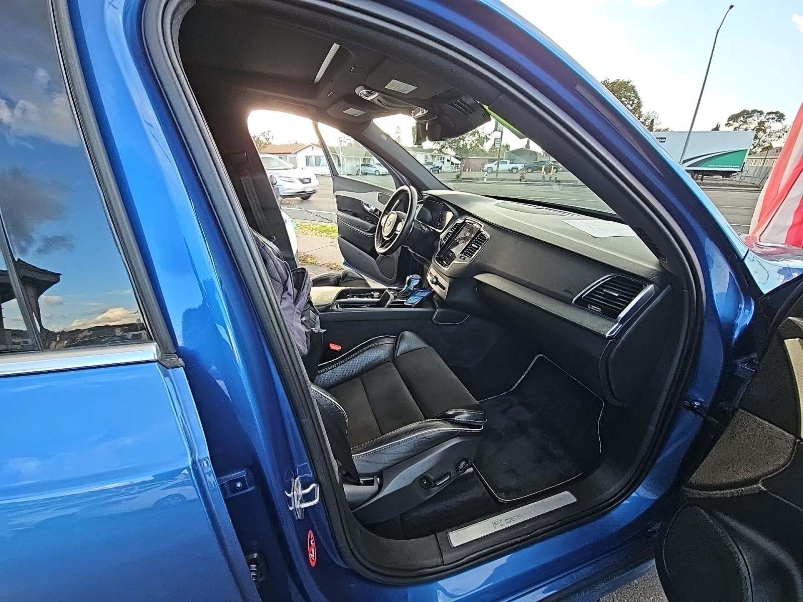 2017 Volvo XC90 T5 R-Design FWD