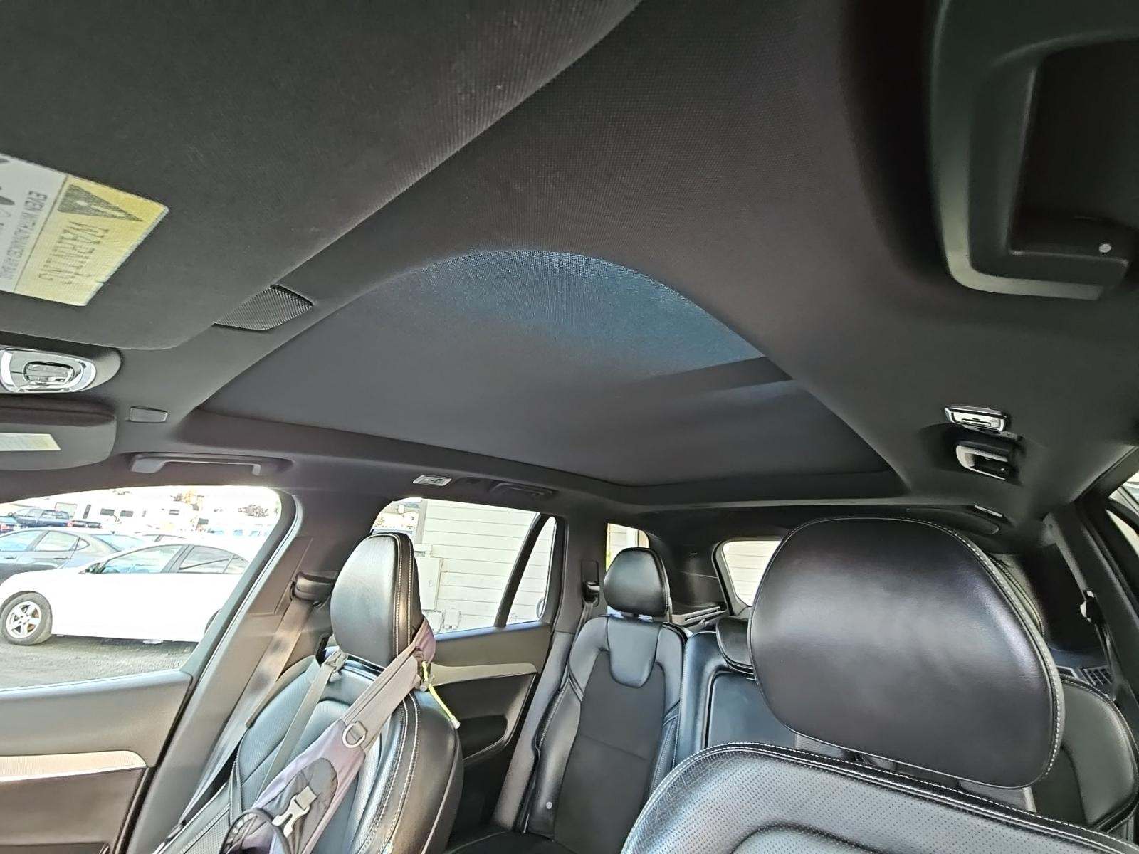 2017 Volvo XC90 T5 R-Design FWD