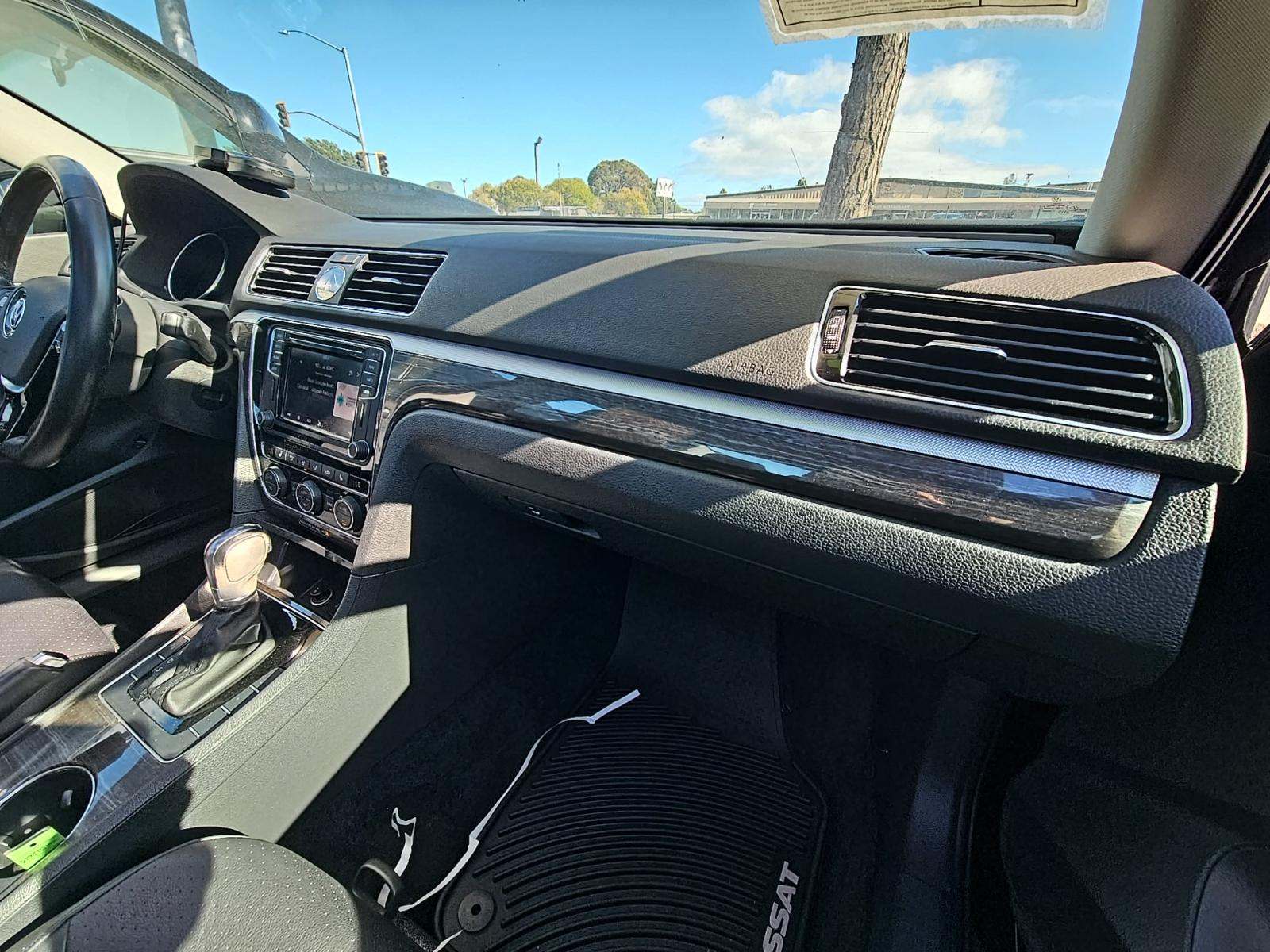 2017 Volkswagen Passat 1.8T SE FWD