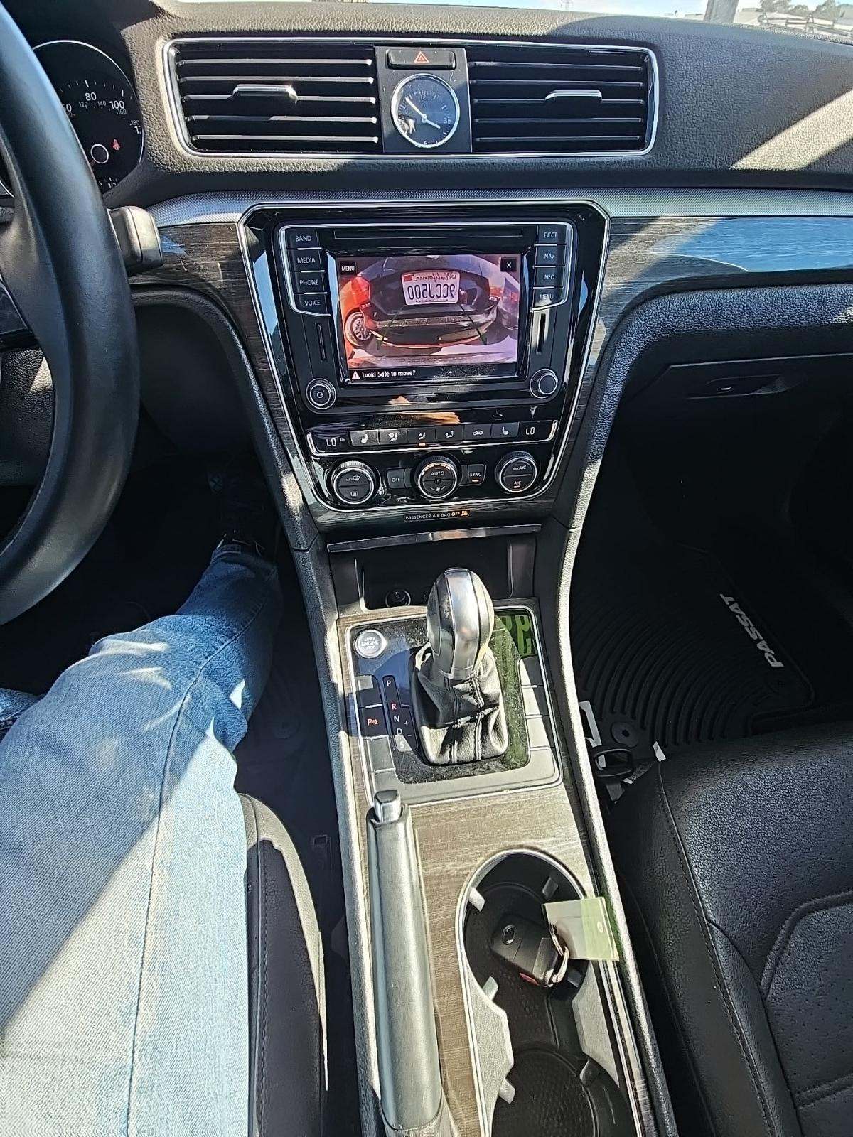 2017 Volkswagen Passat 1.8T SE FWD