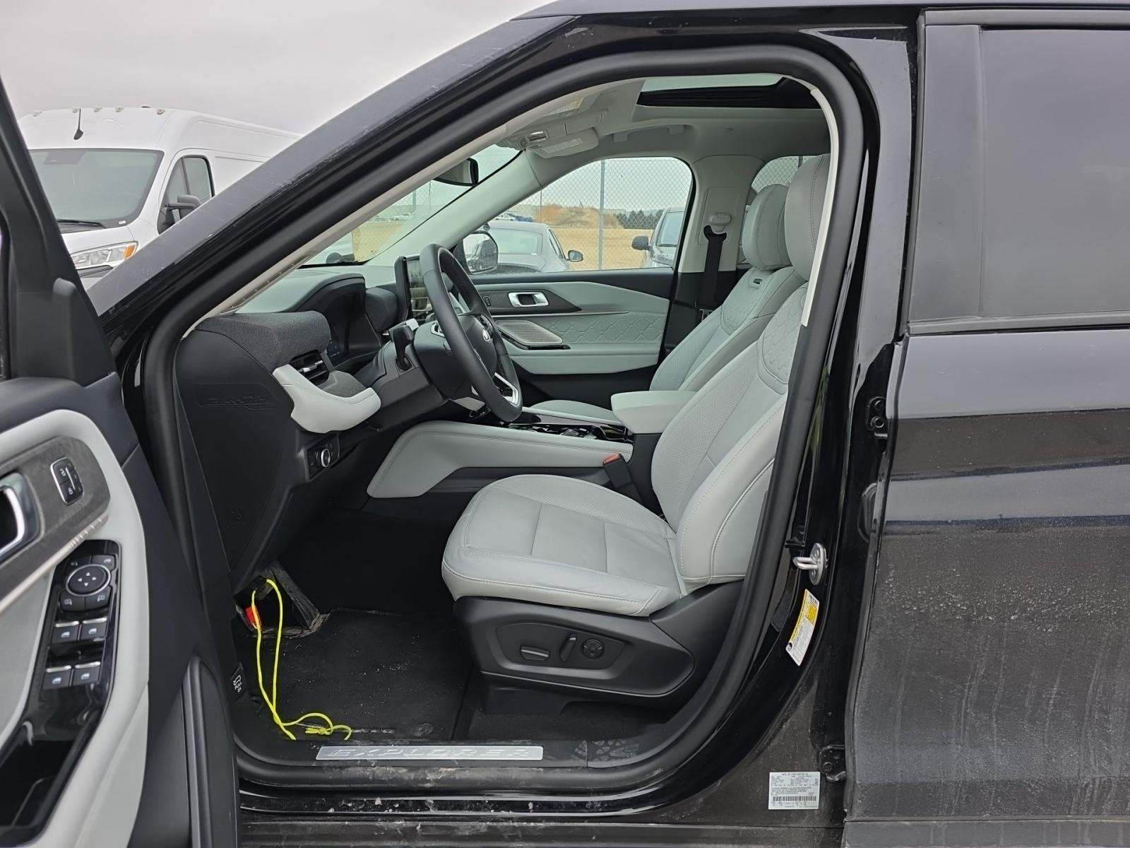 2025 Ford Explorer Platinum AWD