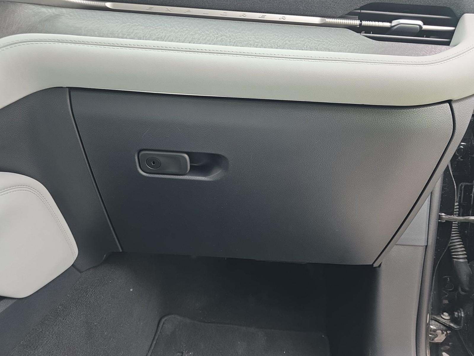 2025 Ford Explorer Platinum AWD