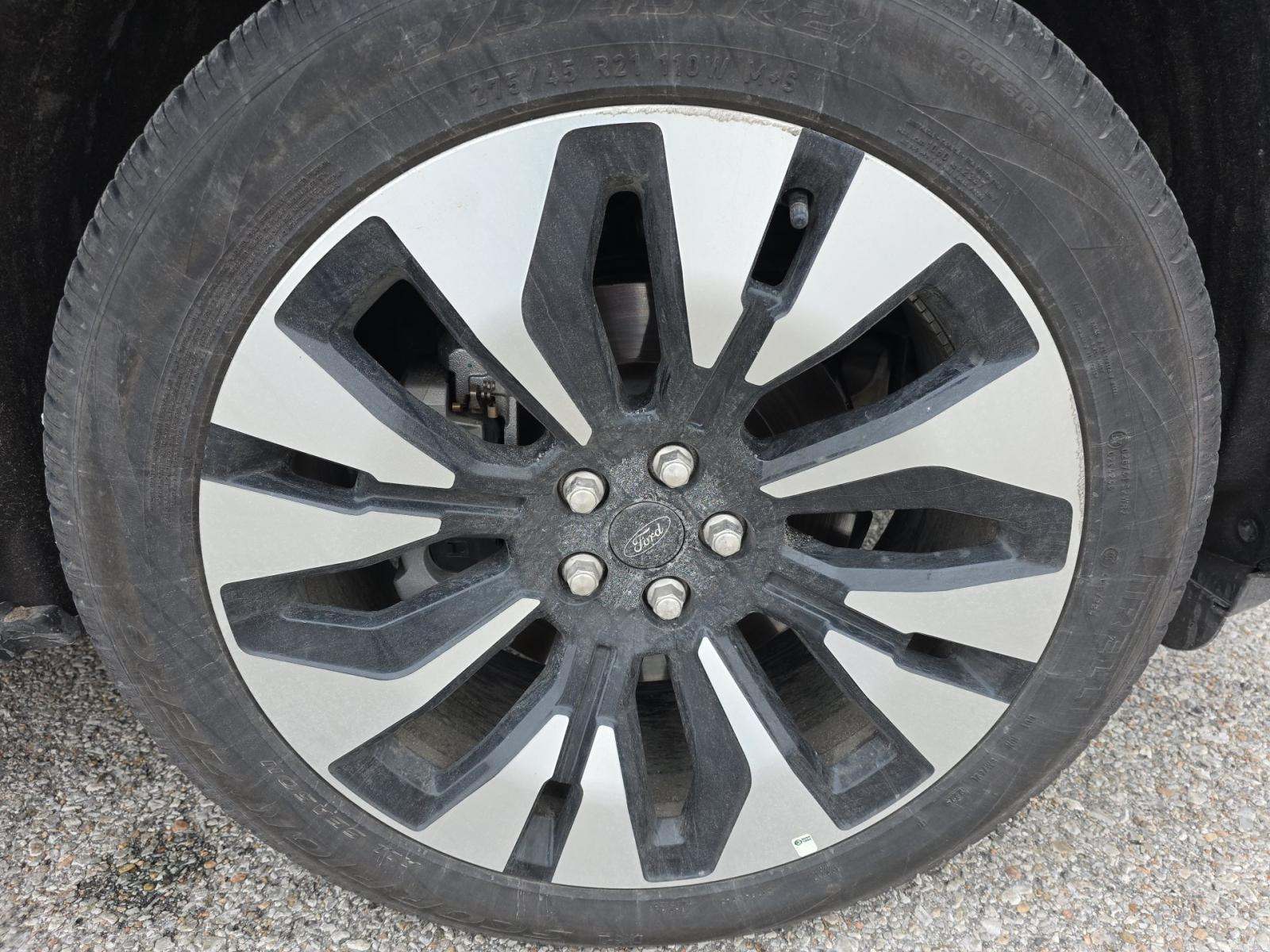 2025 Ford Explorer Platinum AWD