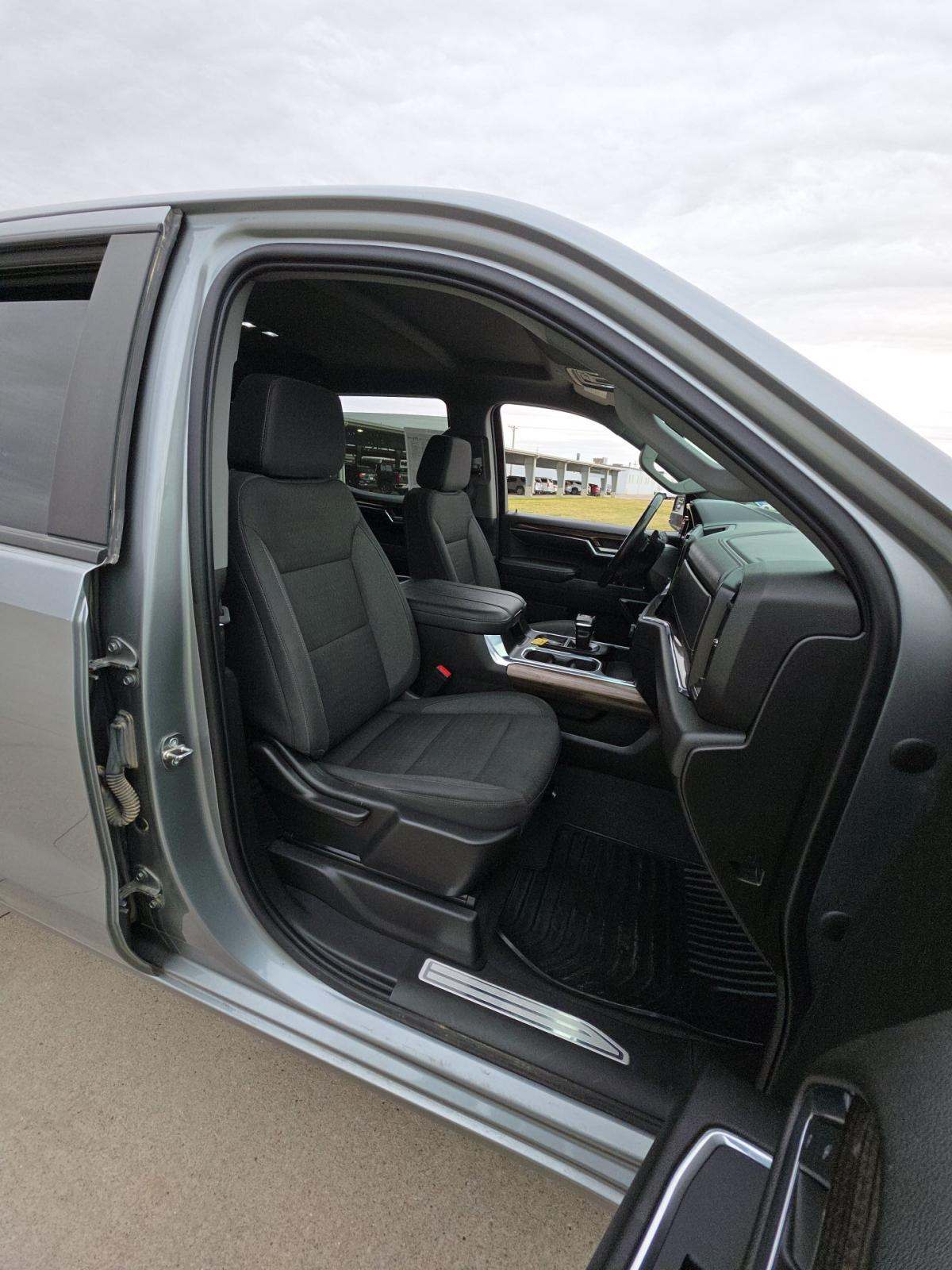 2023 Chevrolet Silverado 1500 RST AWD