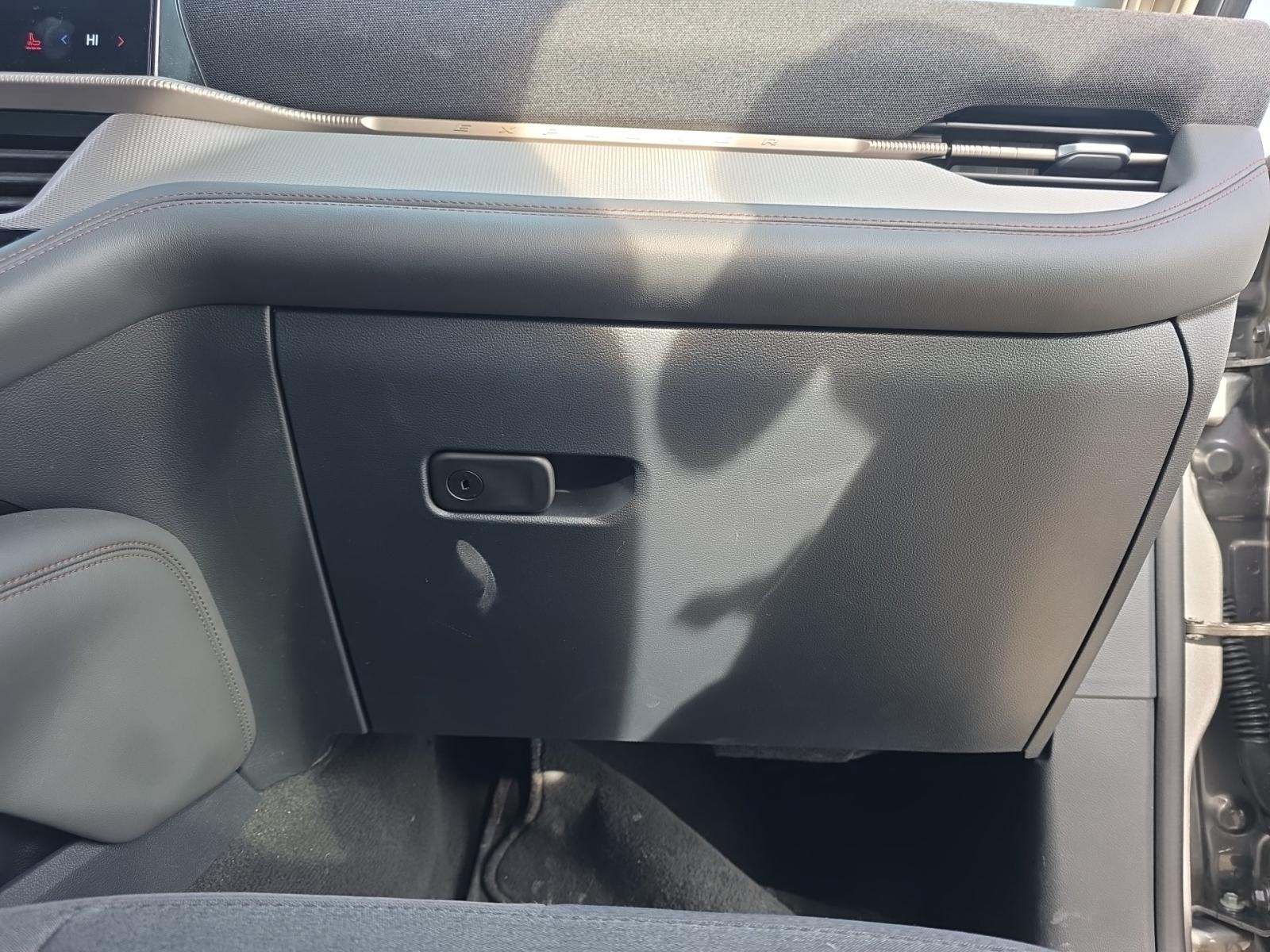 2025 Ford Explorer Active AWD