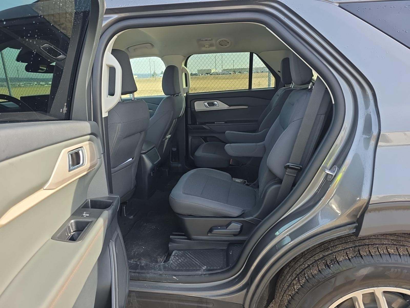 2025 Ford Explorer Active AWD