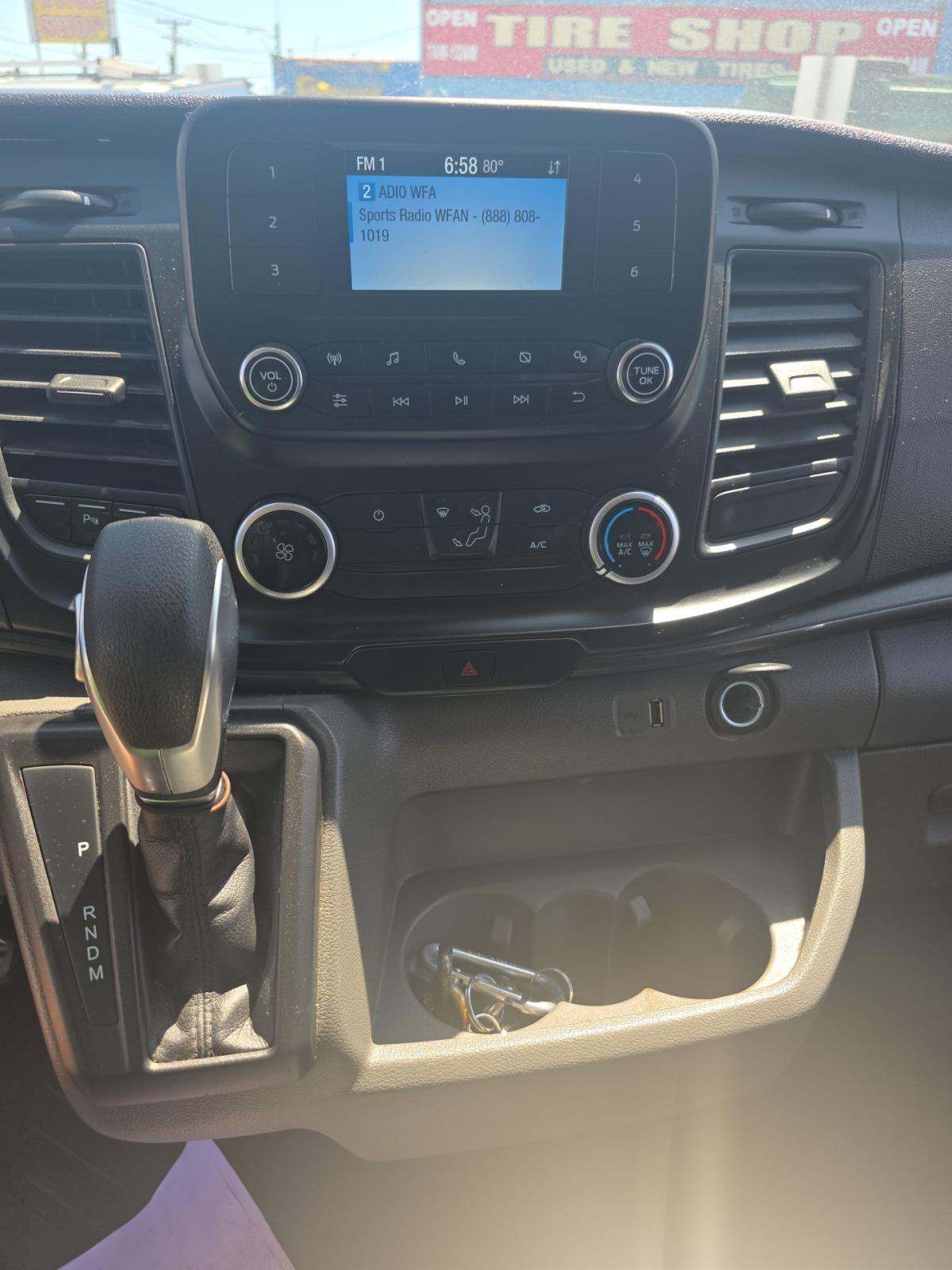 FORD TRANSIT 150 - 10