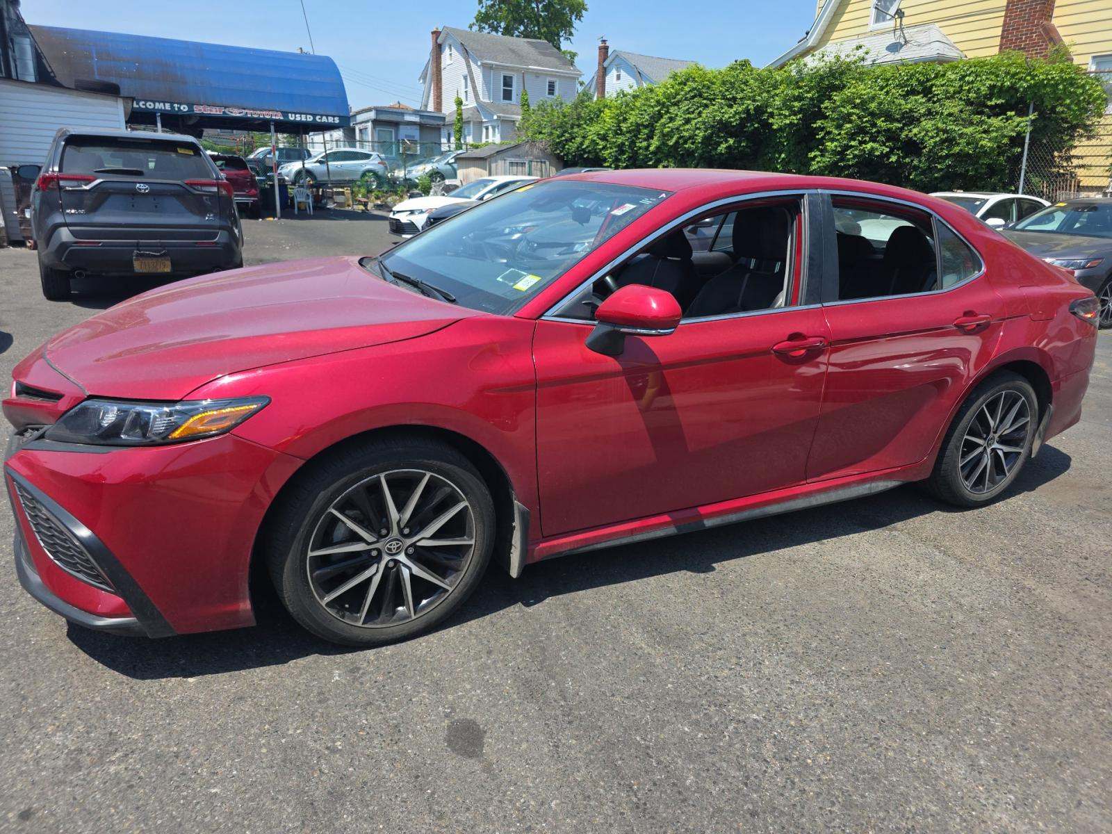 TOYOTA CAMRY - 1