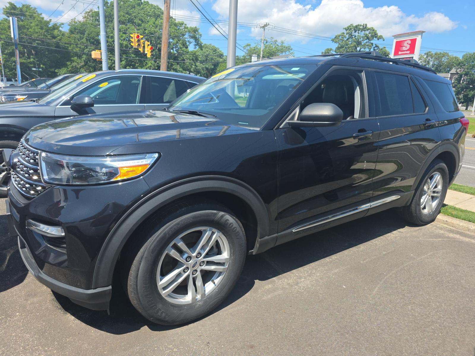 2023 Ford Explorer XLT AWD