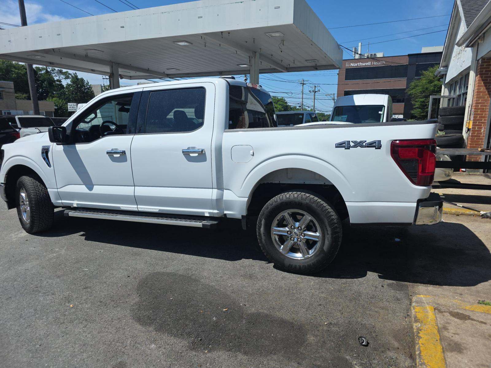 2025 Ford F-150 XLT AWD