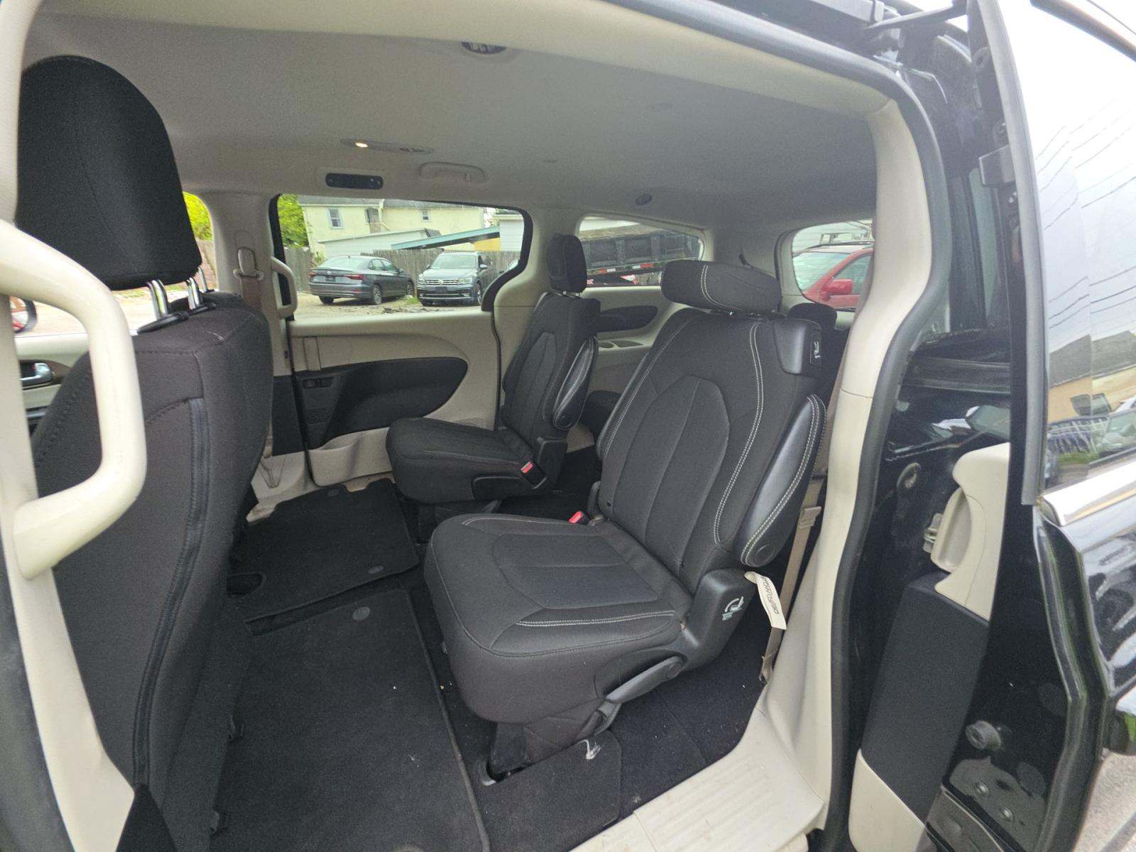 CHRYSLER VOYAGER - 9