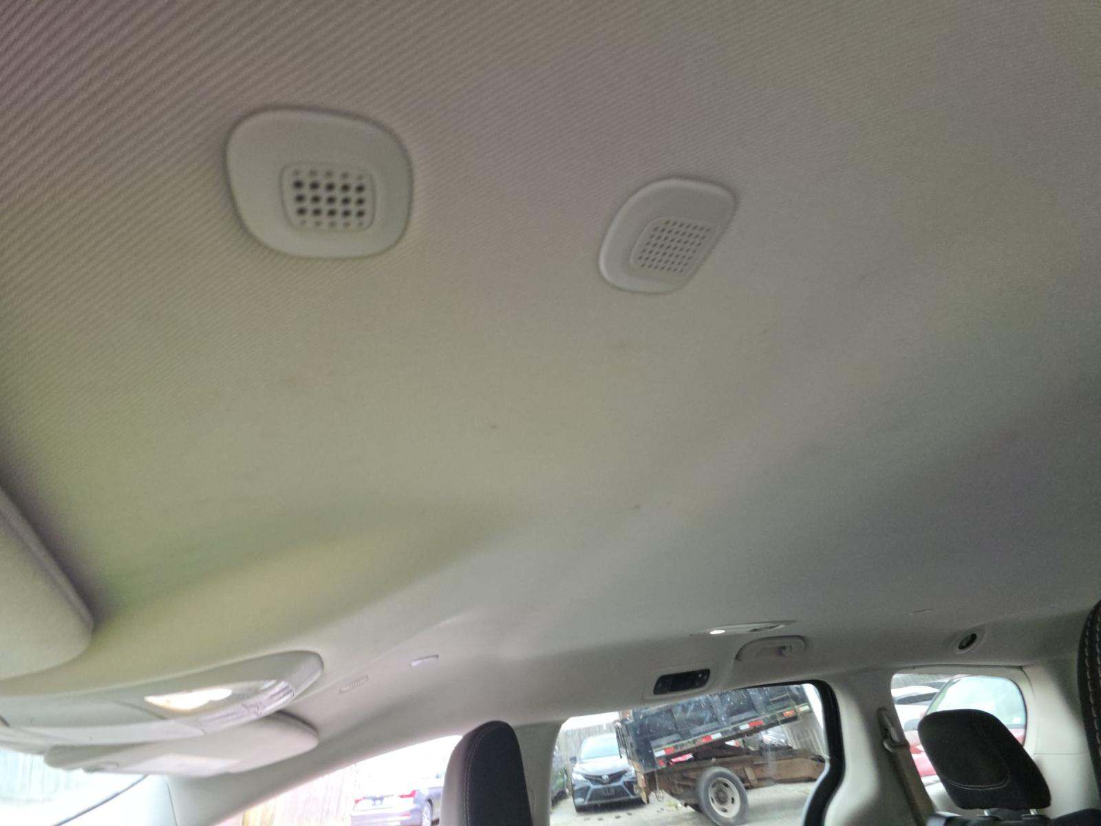 CHRYSLER VOYAGER - 7