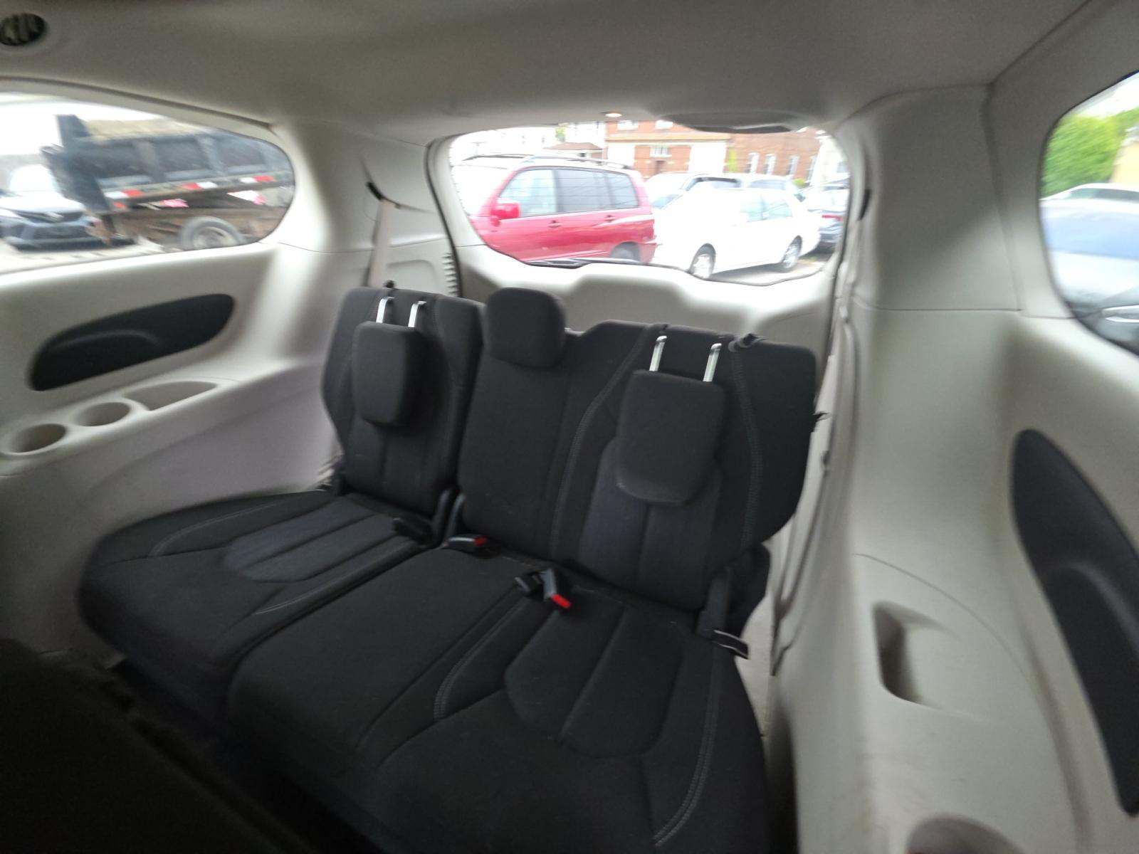 CHRYSLER VOYAGER - 10