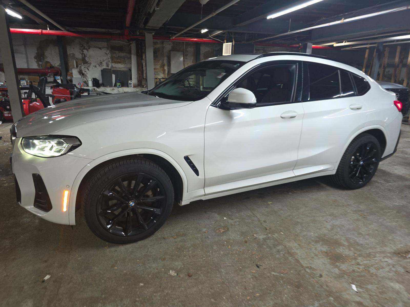 2022 BMW X4 xDrive30i AWD