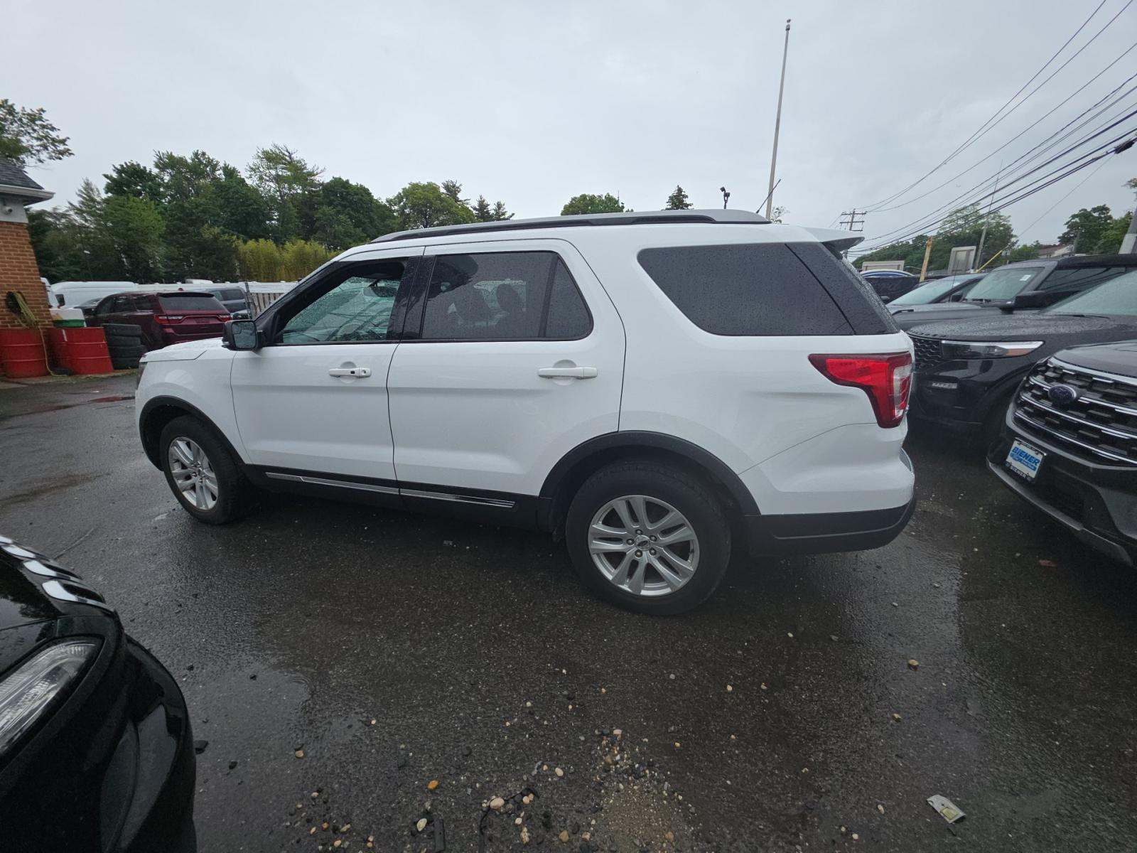 FORD EXPLORER - 2