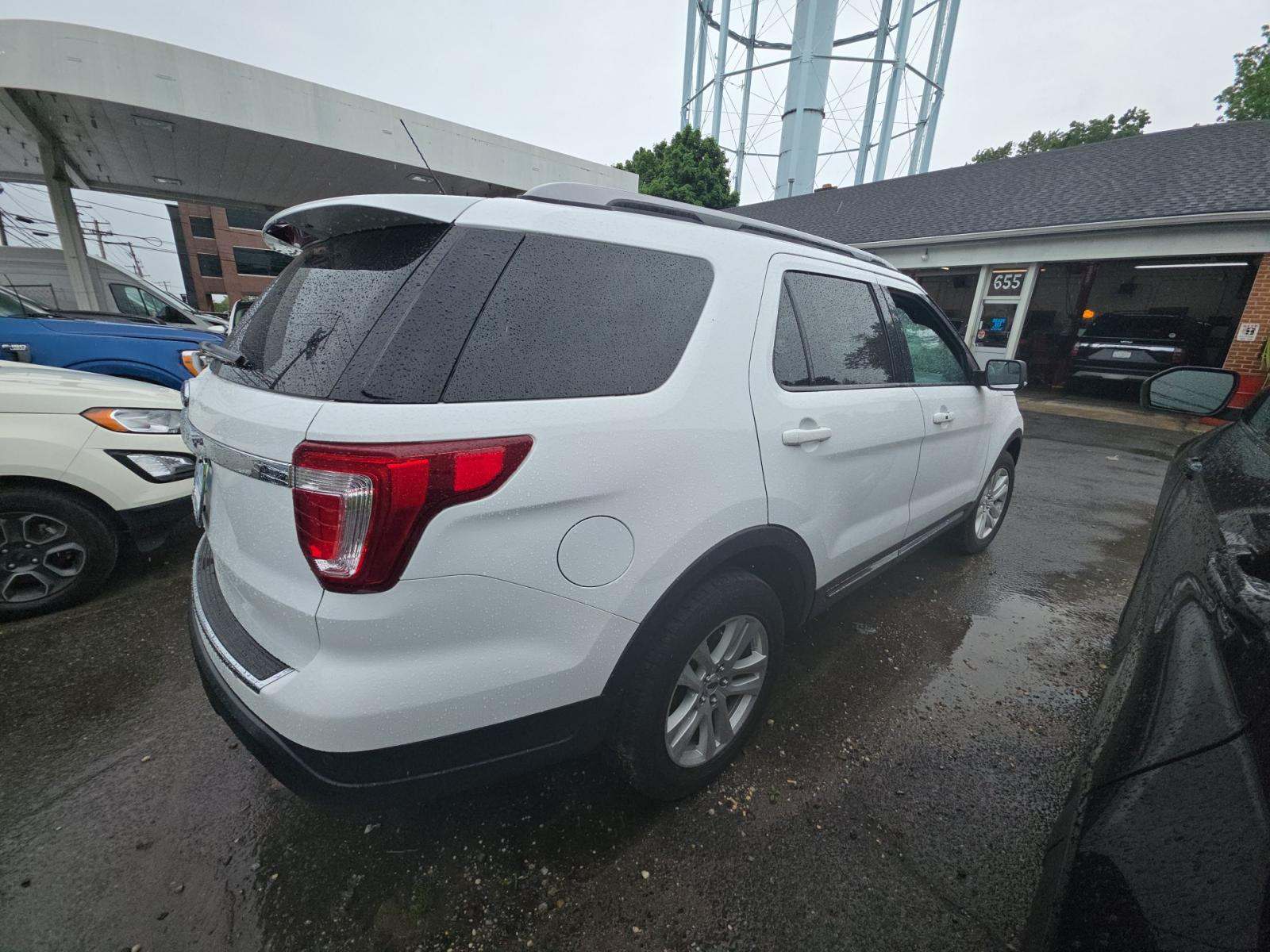 FORD EXPLORER - 3