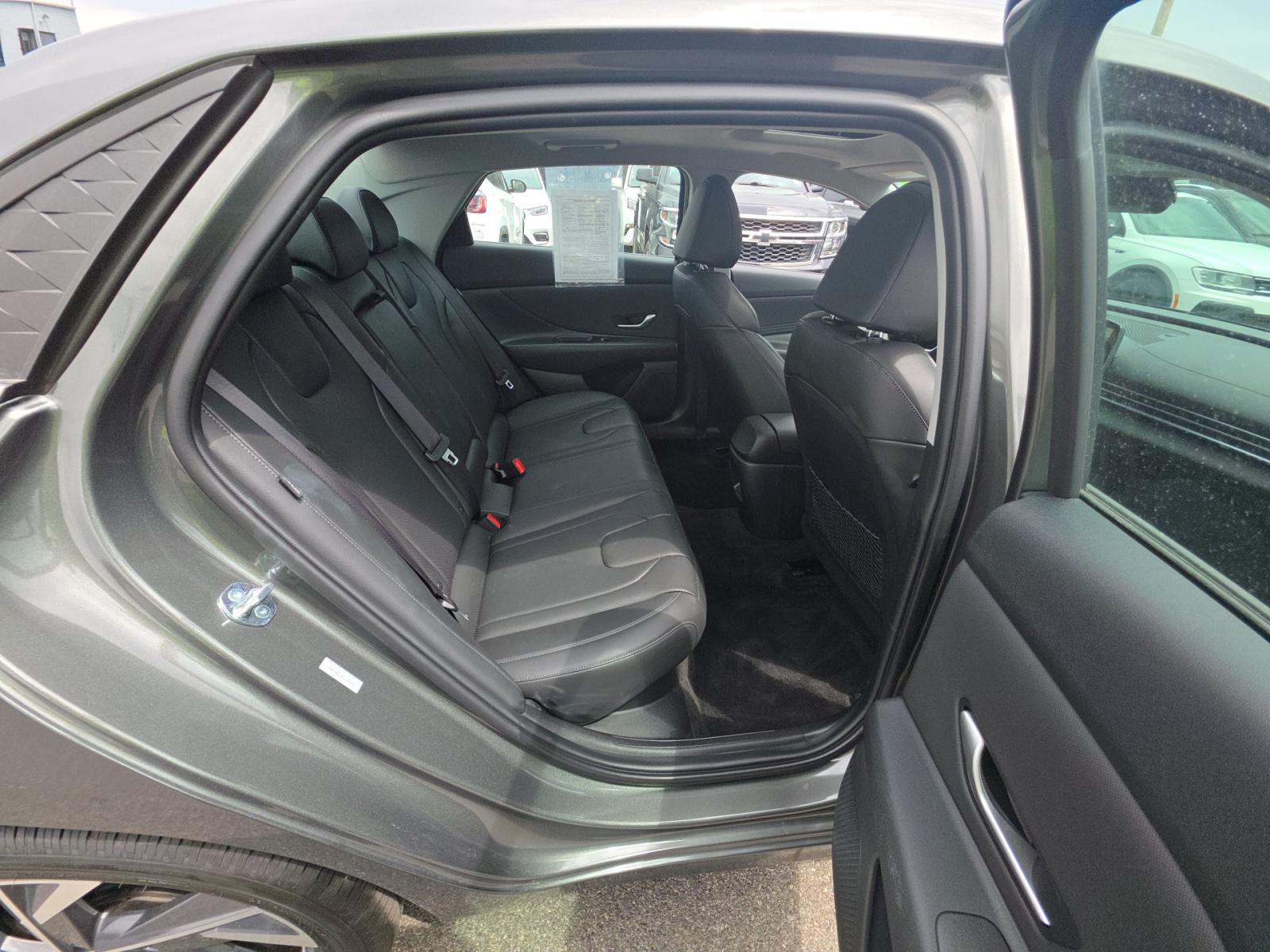 2025 Hyundai Elantra Hybrid Limited FWD