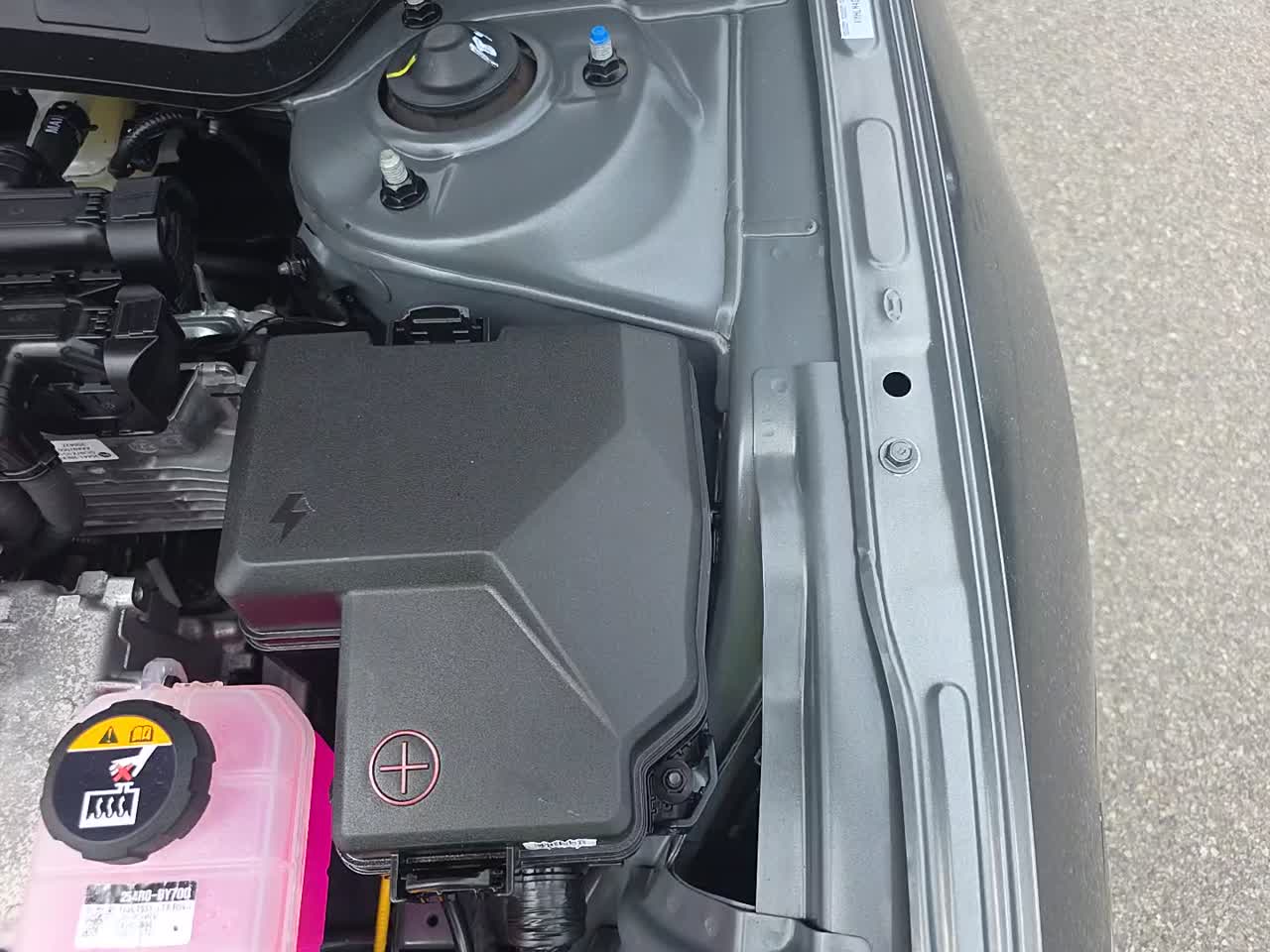 2025 Hyundai Elantra Hybrid Limited FWD