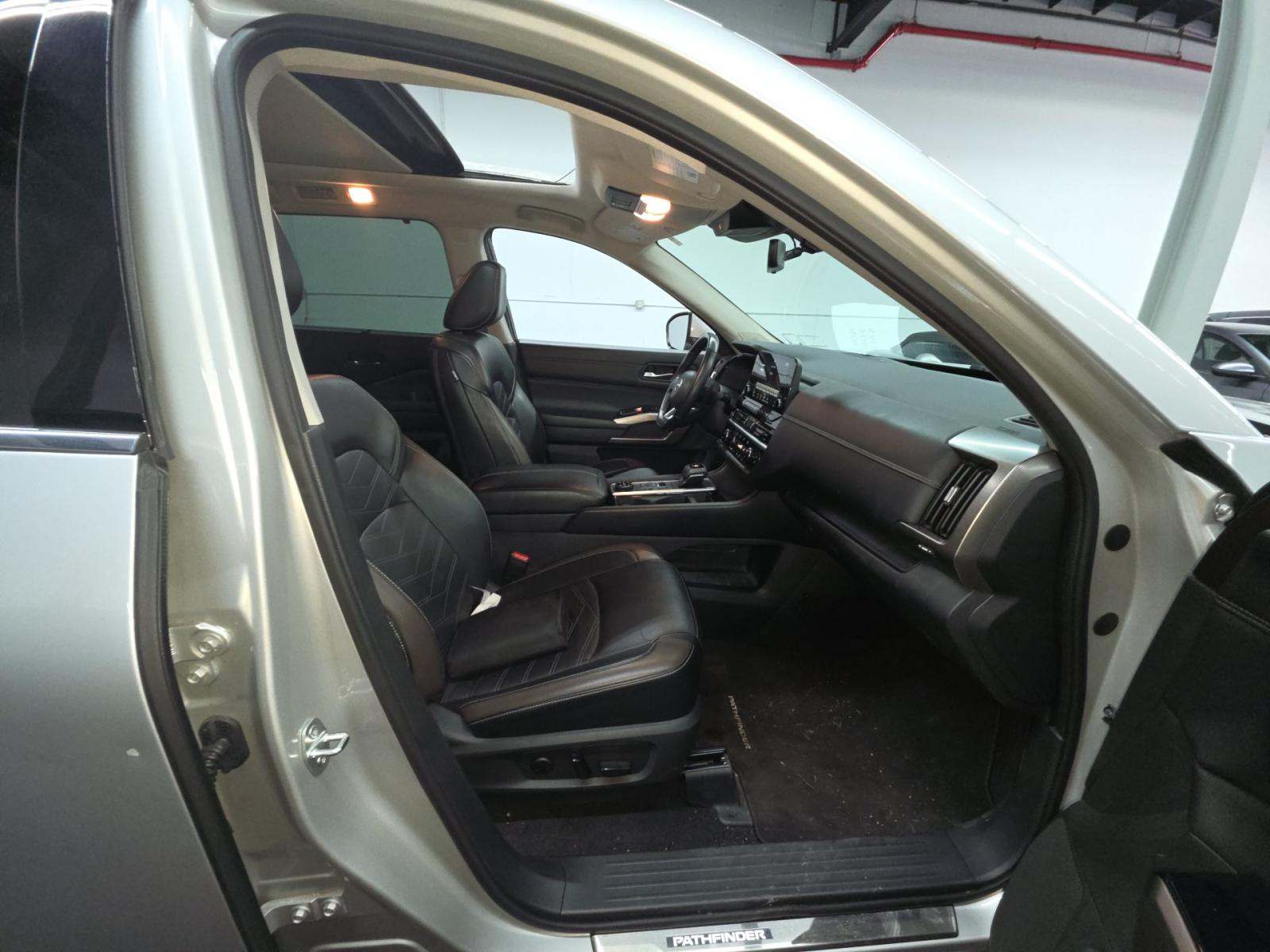 2023 Nissan Pathfinder Platinum AWD