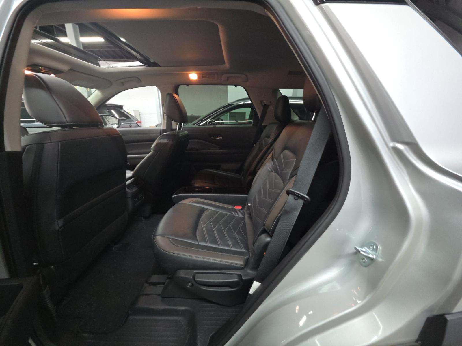 2023 Nissan Pathfinder Platinum AWD