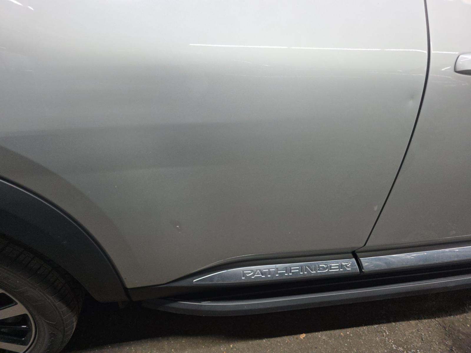 2023 Nissan Pathfinder Platinum AWD