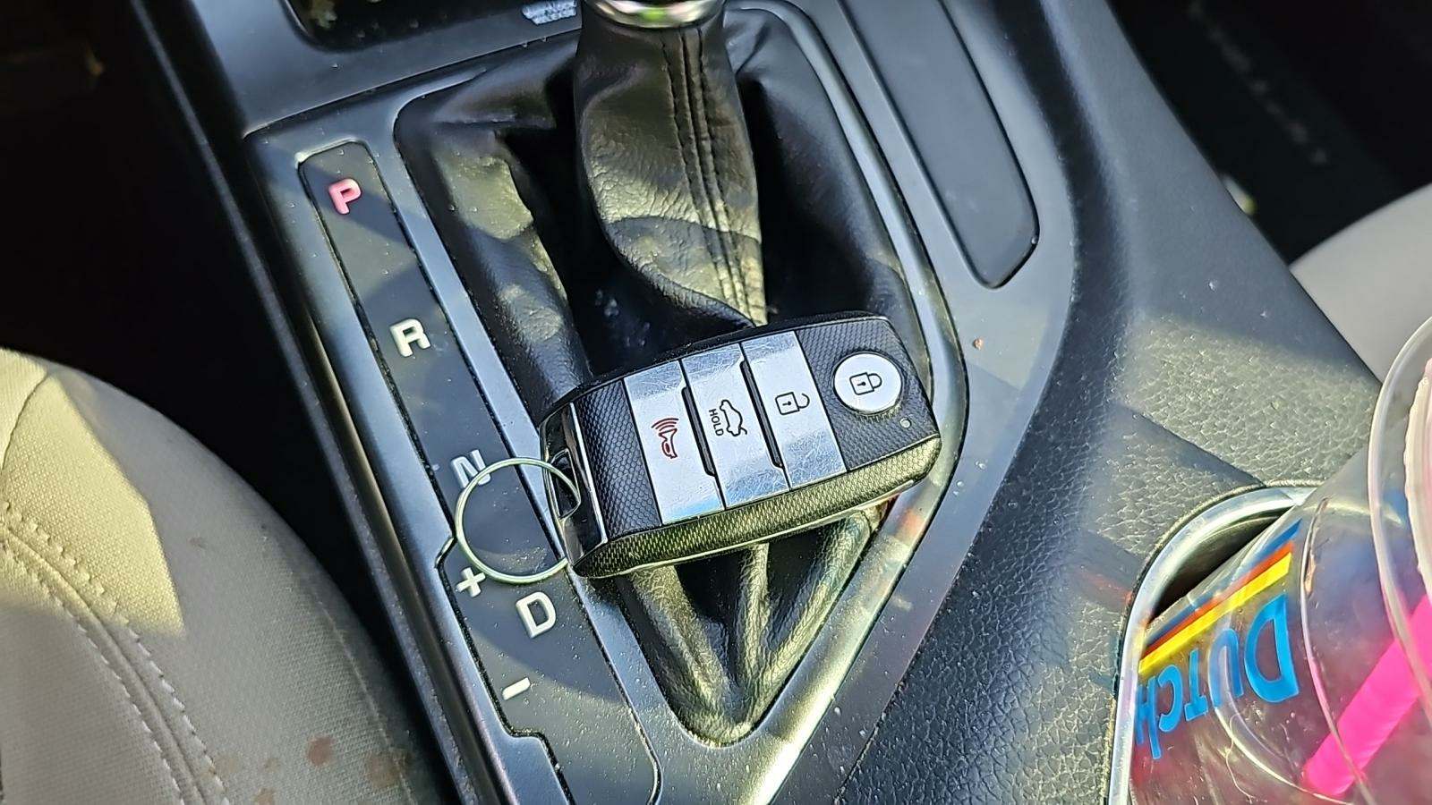 2015 Kia Optima 4D SEDAN FWD